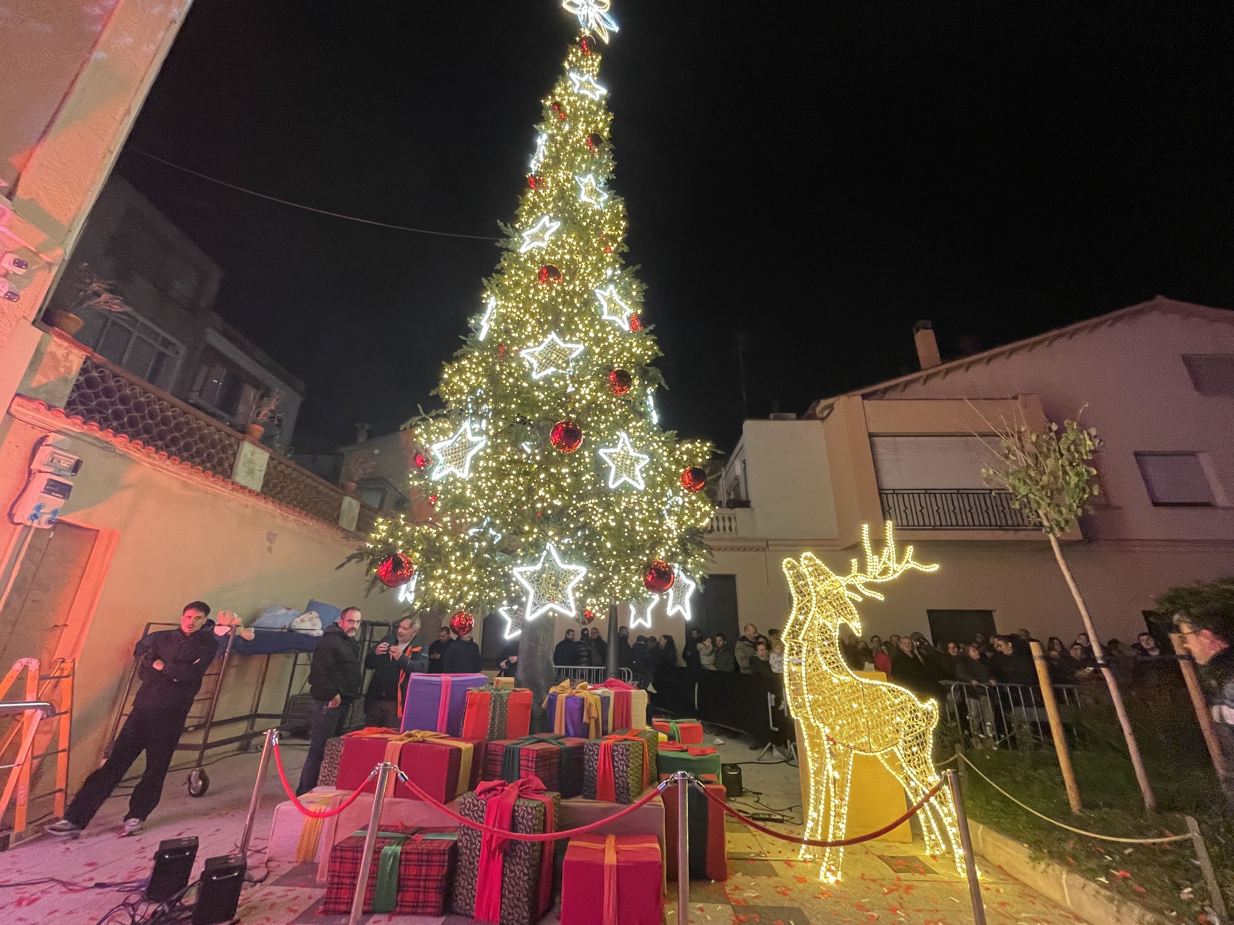 Encesa de l'enllumenat de Nadal 2025. FOTO: Estela Luengo
