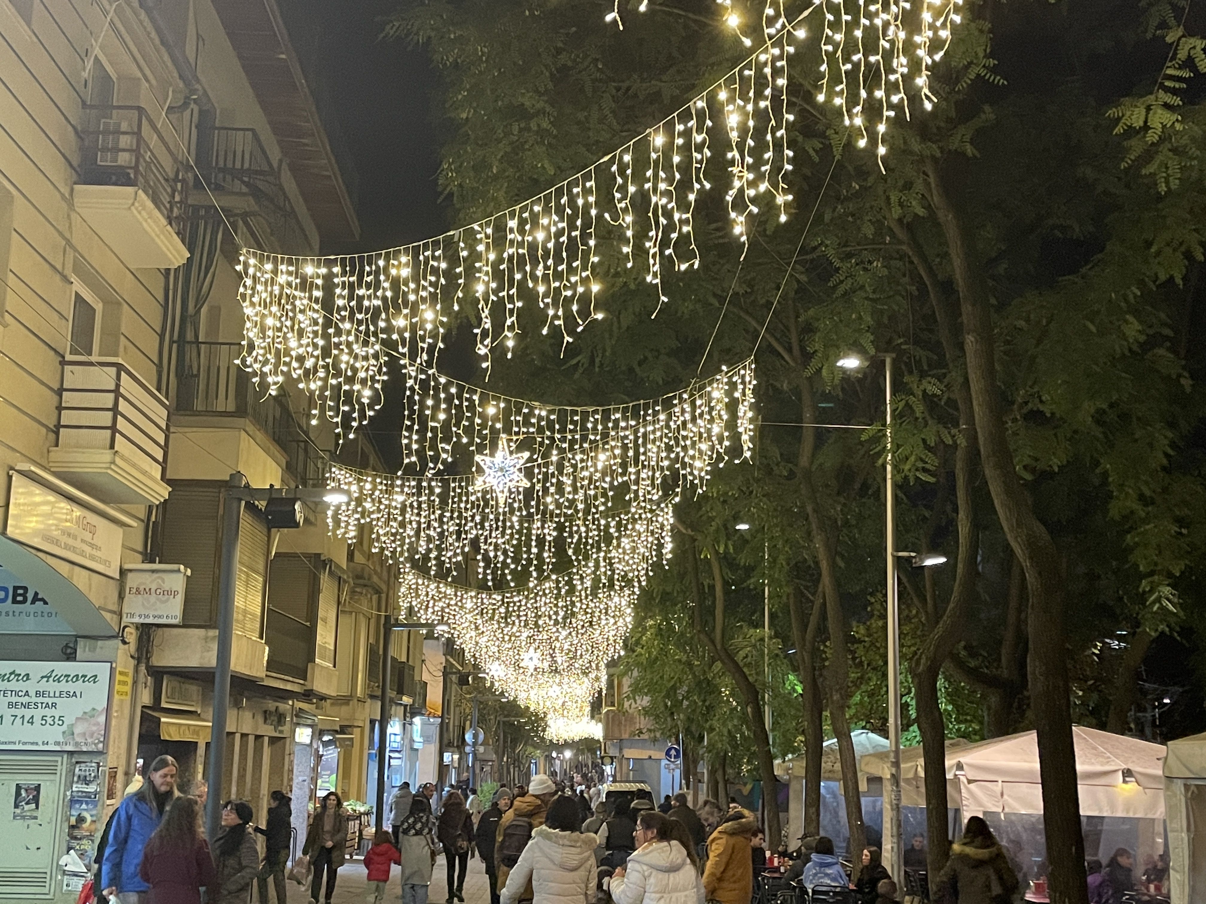 Encesa de l'enllumenat de Nadal 2025. FOTO: Estela Luengo