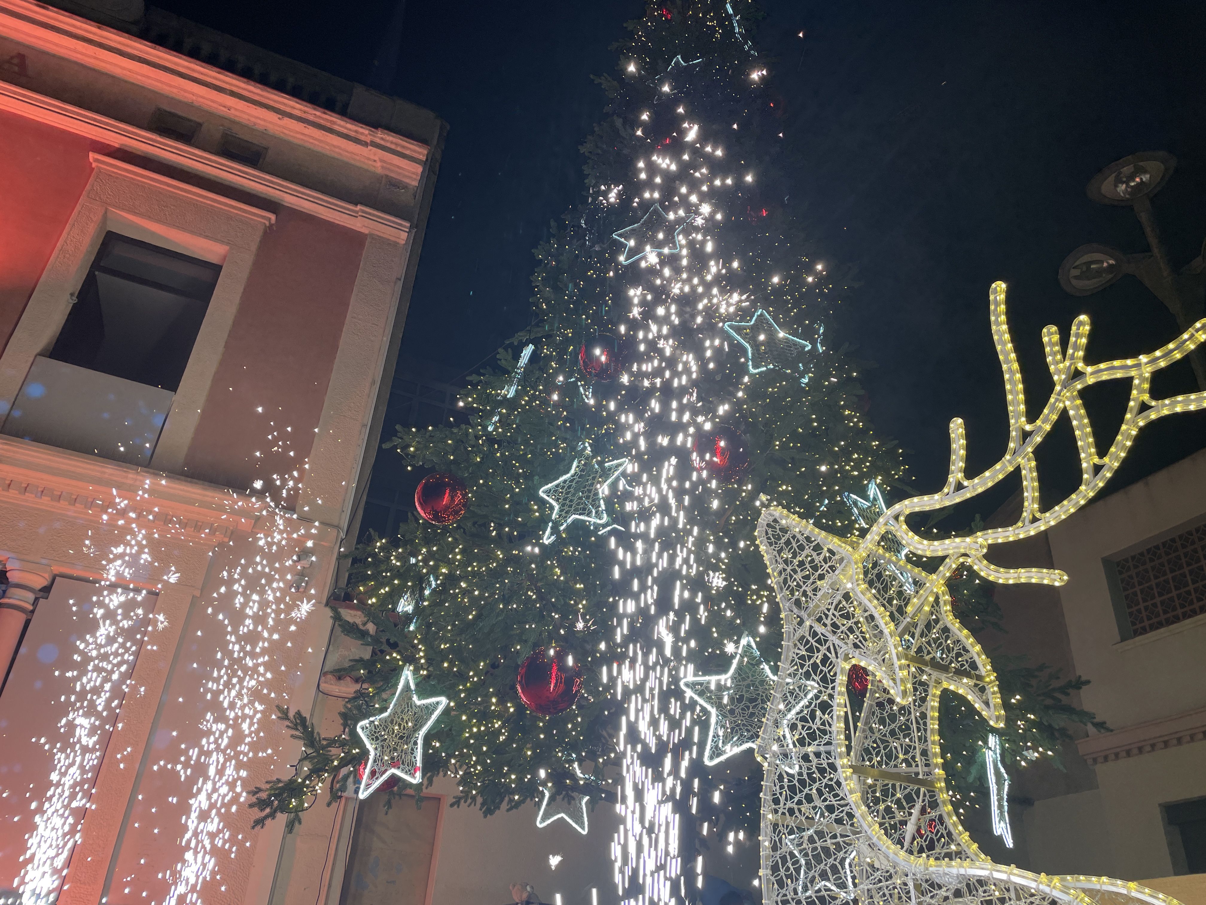 Encesa de l'enllumenat de Nadal 2025. FOTO: Estela Luengo