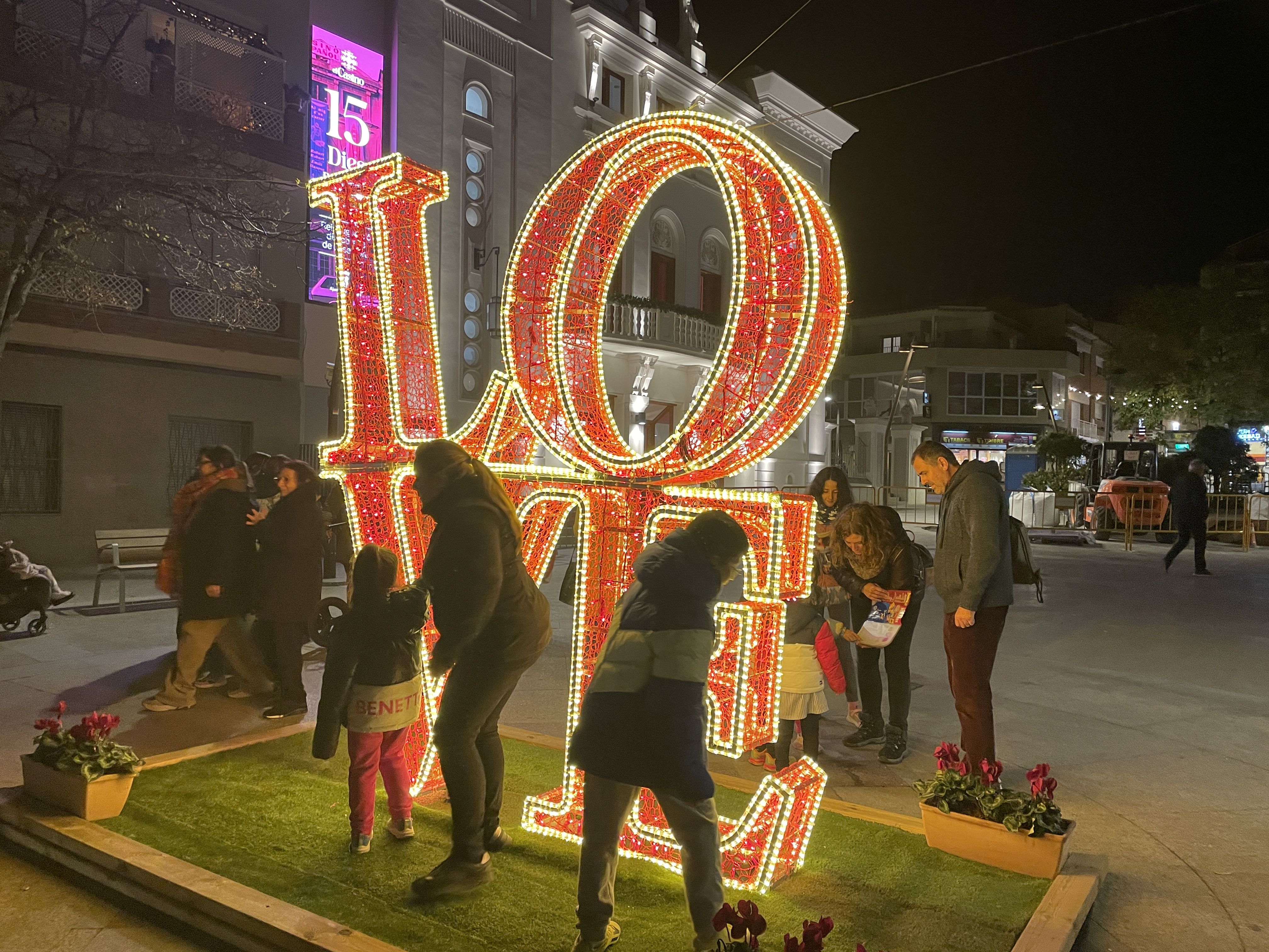 Encesa de l'enllumenat de Nadal 2025. FOTO: Estela Luengo