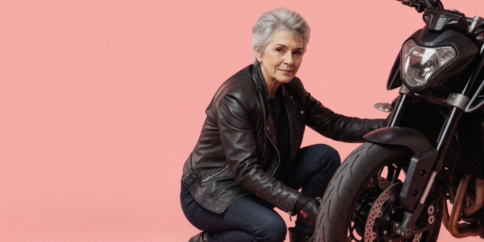 Campanya publicitària contra l’Edatisme de la Diputació de Barcelona. FOTO: Imatge generada amb IA.