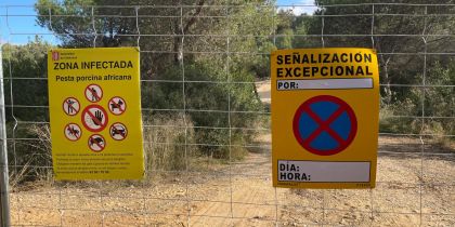 Senyalització per la pesta porcina al Turó de Can Rosell de Rubí. FOTO: Estela Luengo