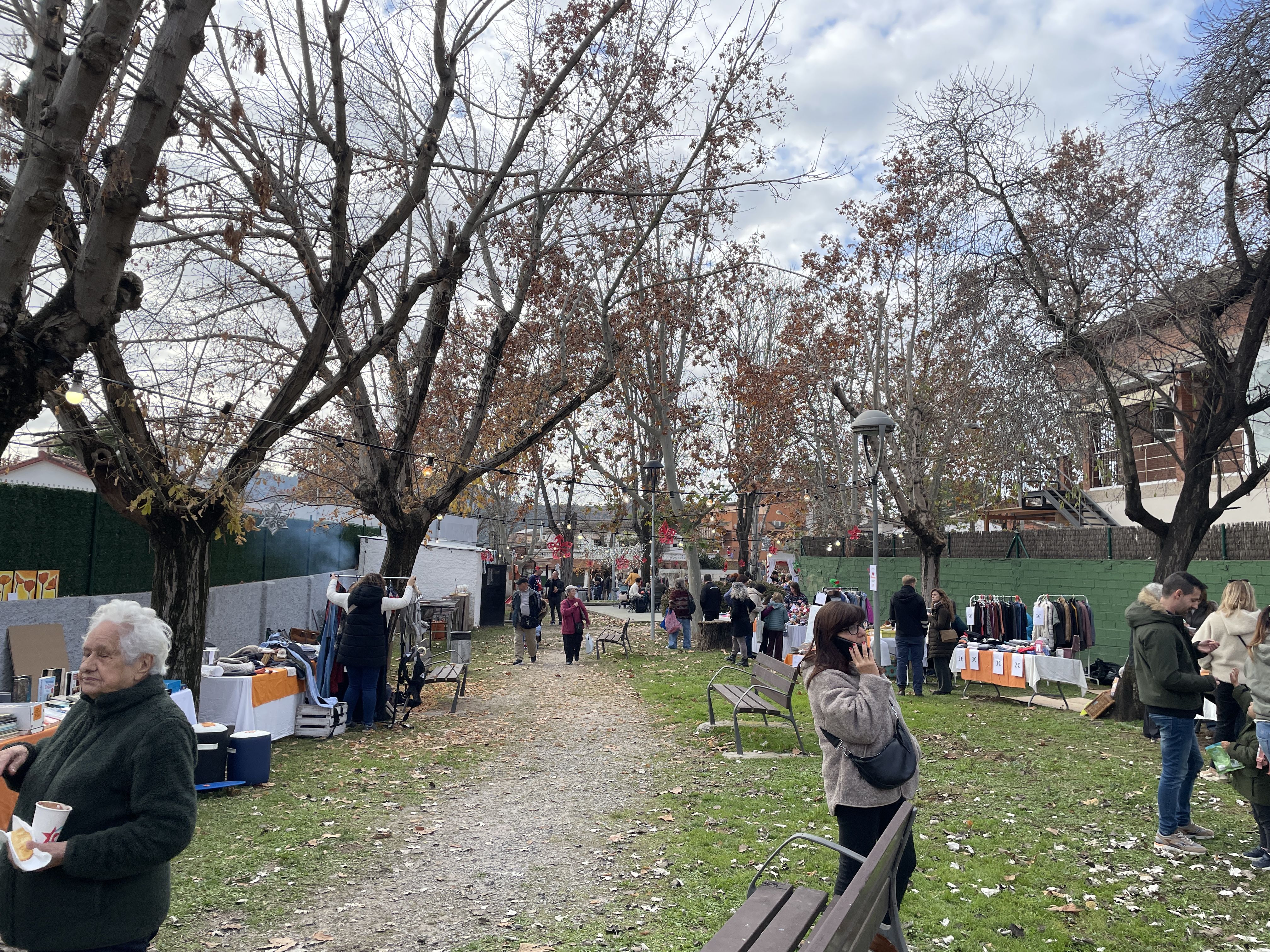 El Mercahonrat, el mercat de Nadal dels veïns de Can Vallhonrat FOTO: Marta Casas