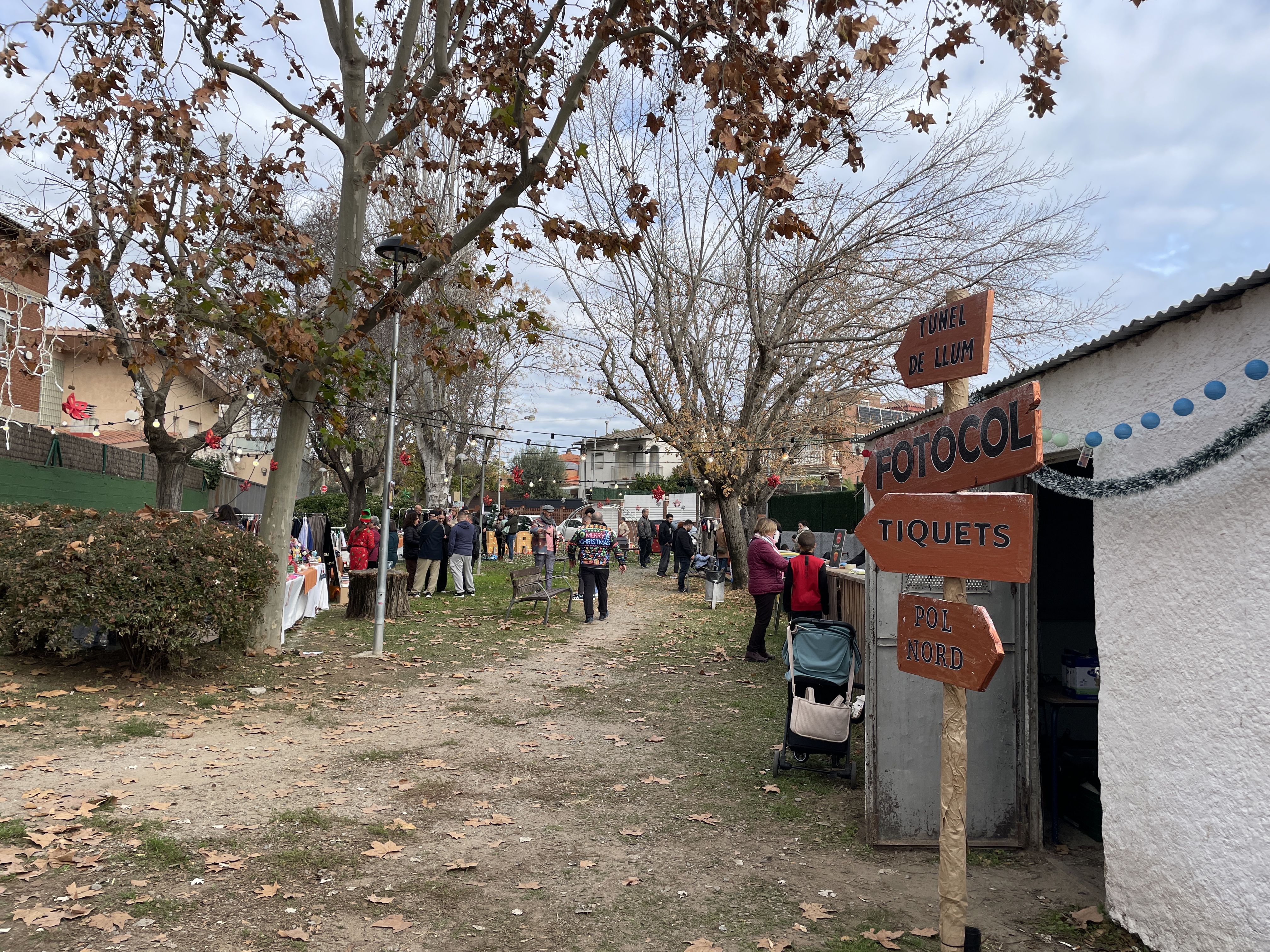 El Mercahonrat, el mercat de Nadal dels veïns de Can Vallhonrat FOTO: Marta Casas
