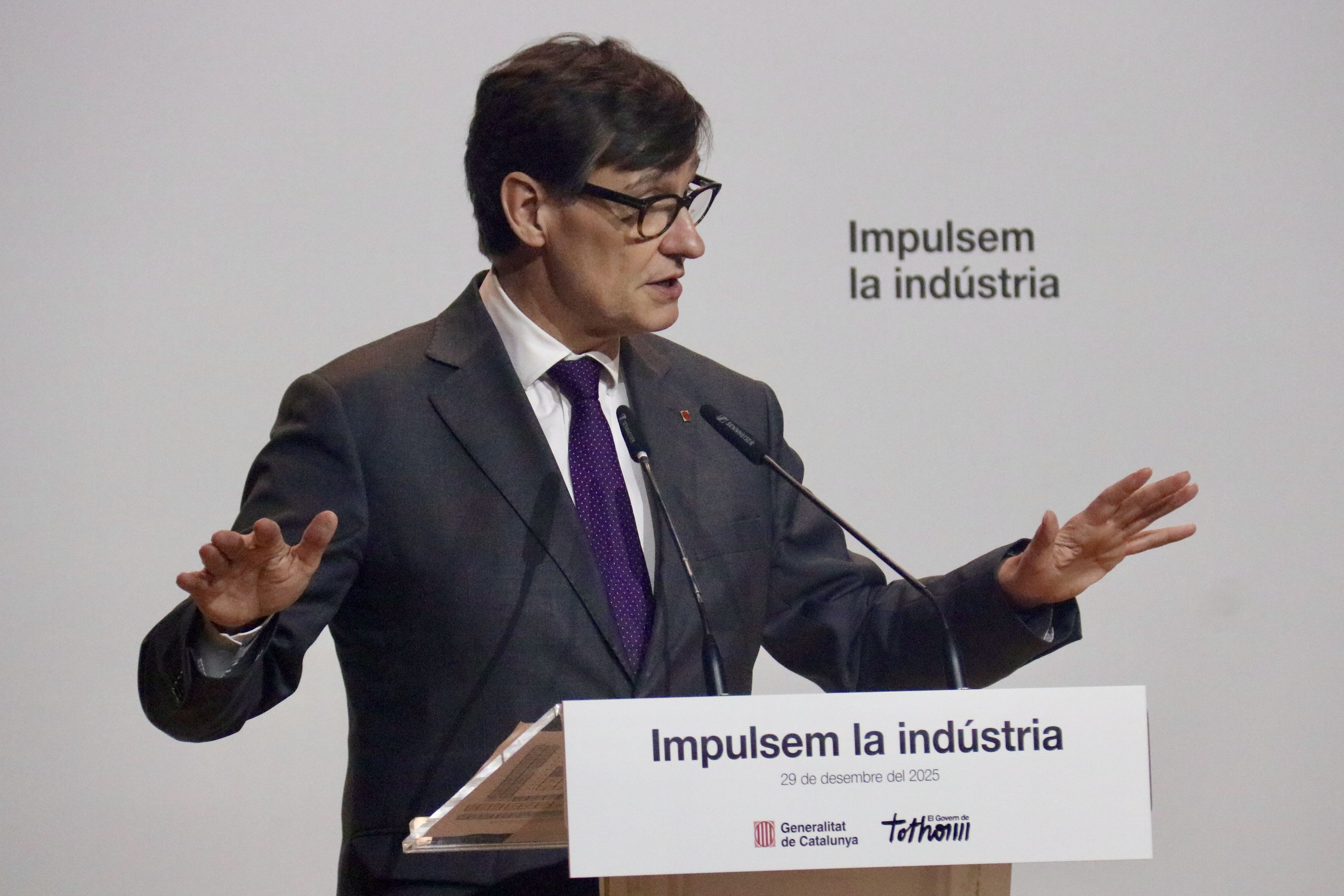 El president de la Generalitat, Salvador Illa, en l'acte 'Impulsem la indústria' al Casino de Rubí. FOTO: Albert Segura