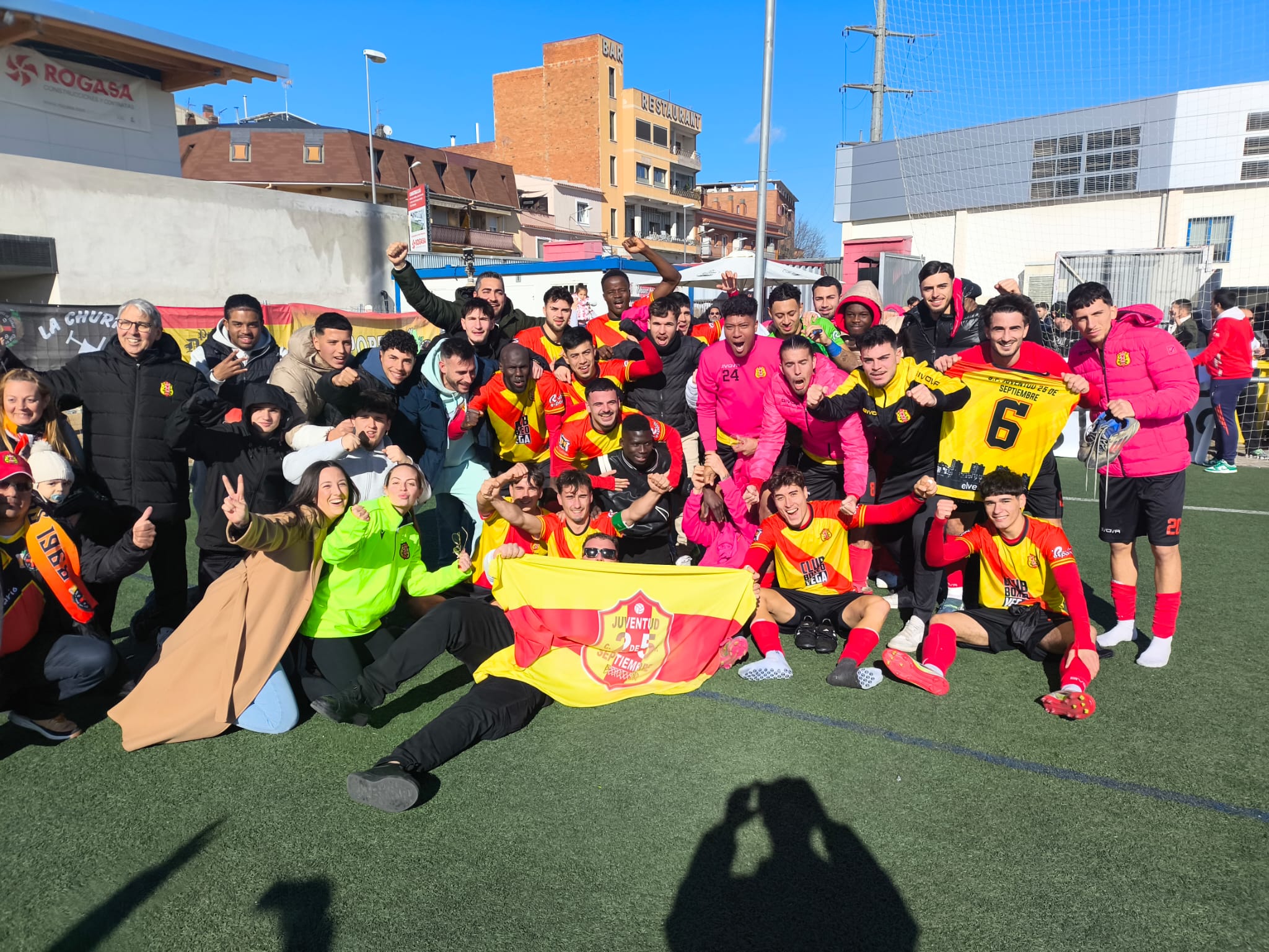 El Veinti remunta el Viladecans i s'allunya de les posicions de descens. FOTO: Cedida