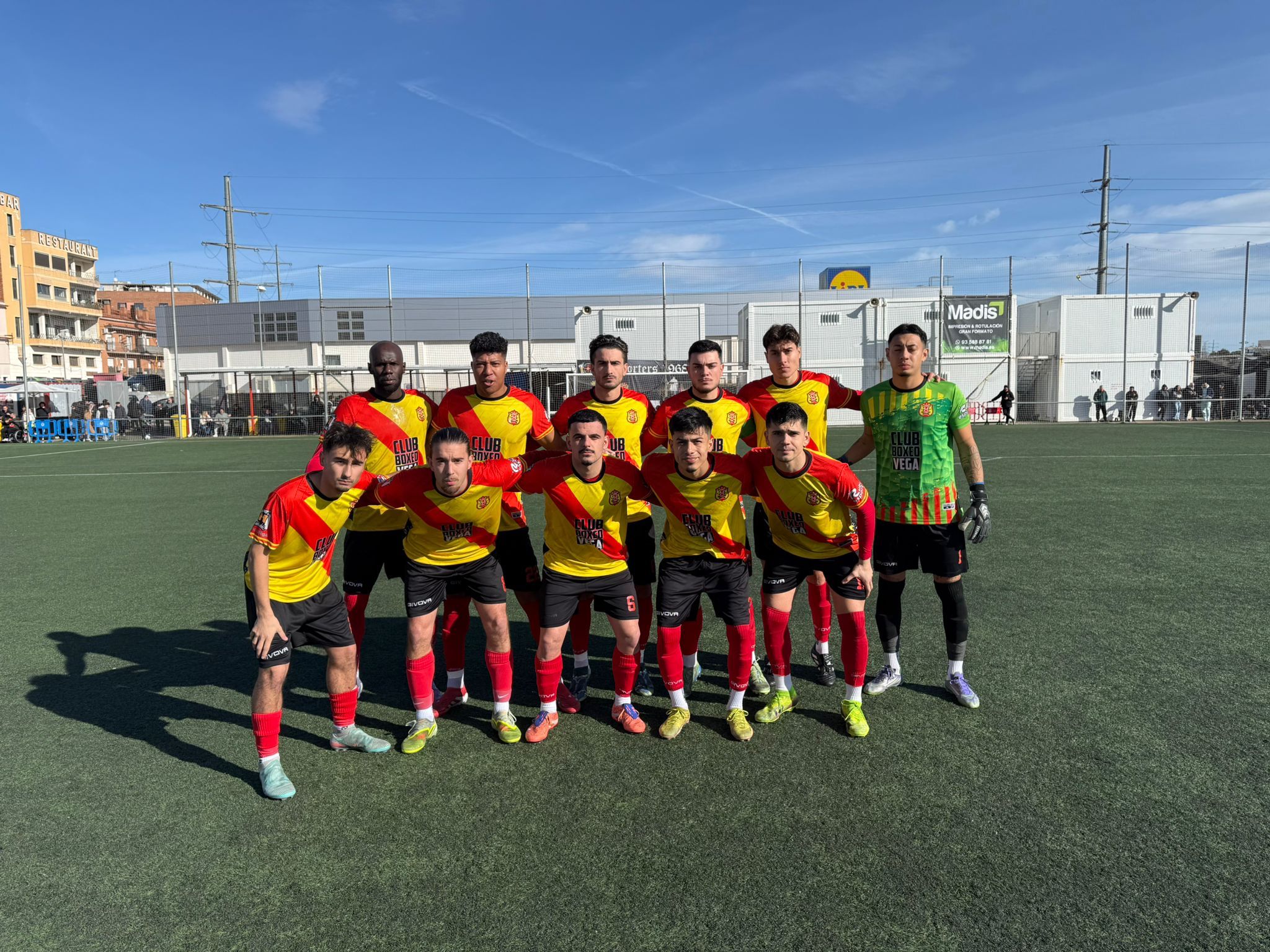 El Veinti remunta el Viladecans i s'allunya de les posicions de descens