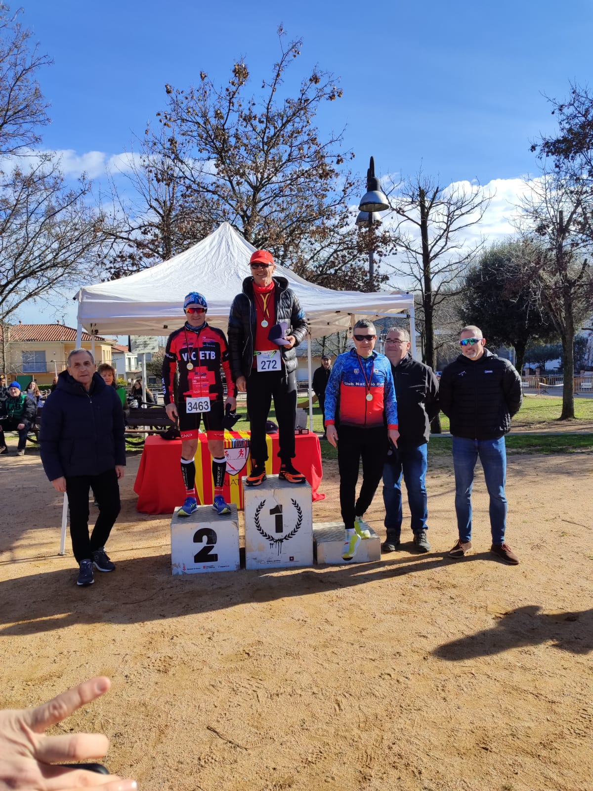 Ricard Valenzuela, del CN Rubí, aconsegueix el 3r lloc en Veterans 3 al Duatló de la Garrotxa. FOTO: Cedida/CN Rubí