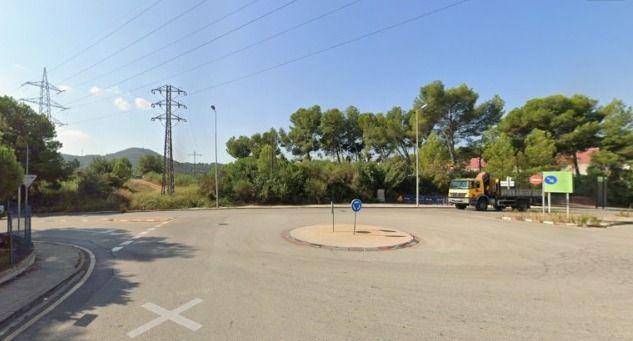  La rotonda entre l’avinguda Gaudí i el carrer Schumann, a Rubí. FOTO: Google Maps