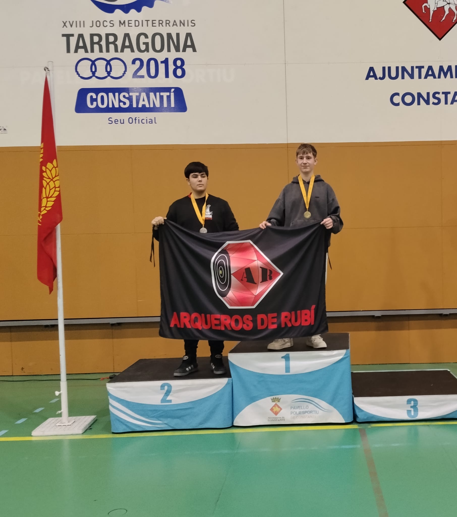 Doble podi del Club Arqueros de Rubí al 58è Campionat de Catalunya en Sala. FOTO: Cedida