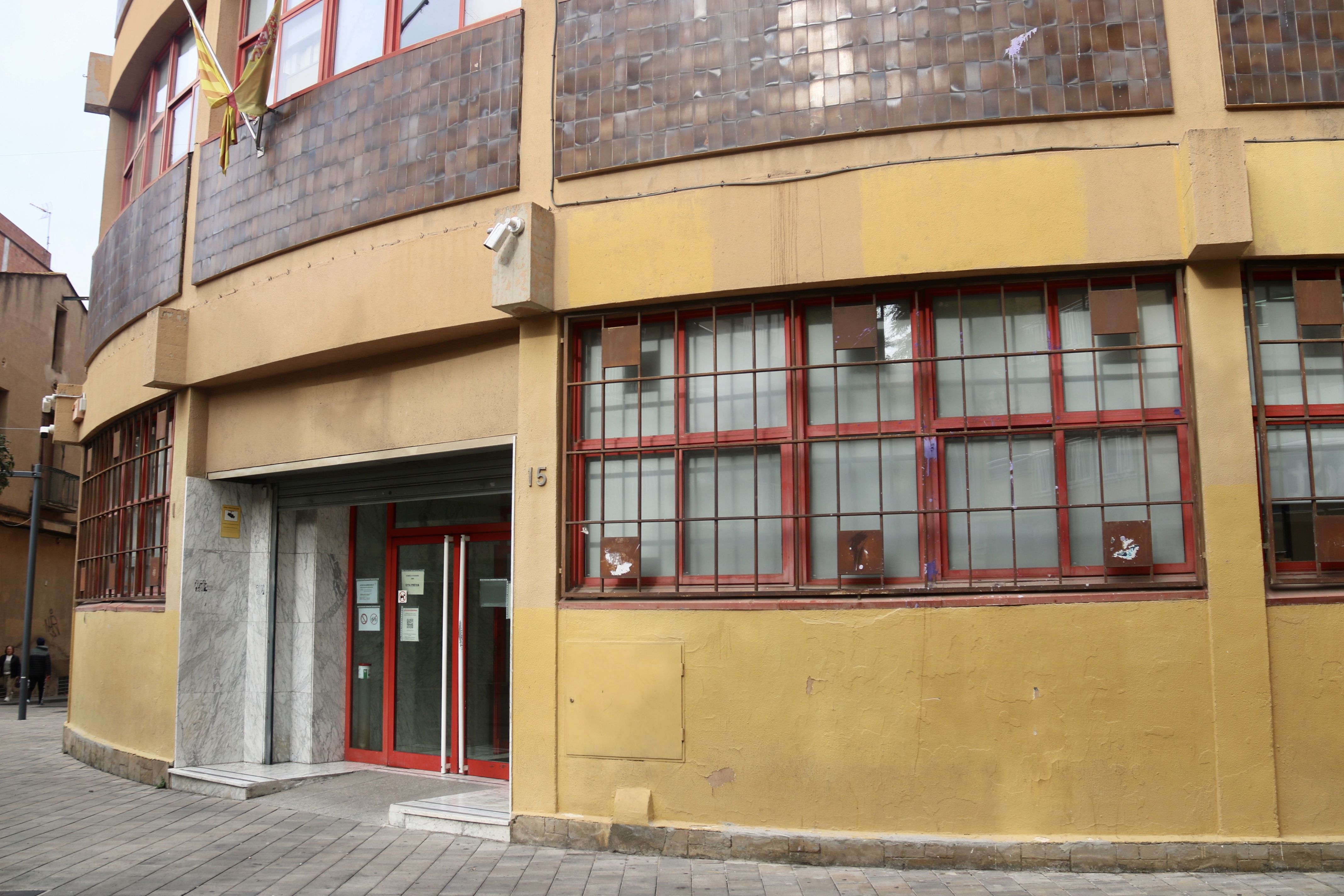 Jutjats de Rubí al carrer Pere Esmendia. FOTO: Albert Segura/ACN