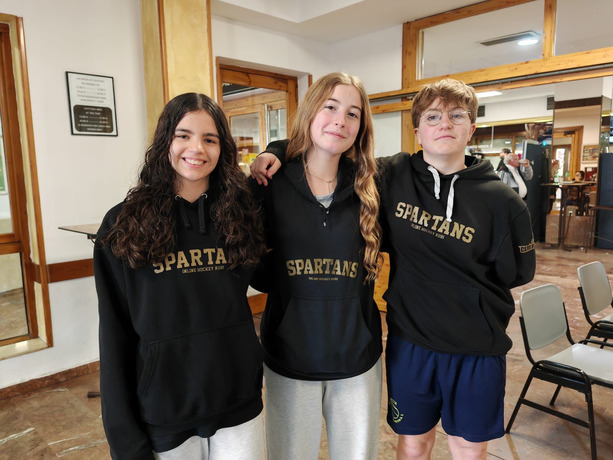 Nahya, Nora i Núria, les joves del filial que es van desplaçar a Iscar. FOTO: Cedida/Cent Patins