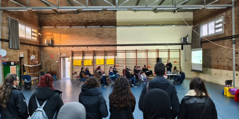 Famílies del Maragall i el Foix, presents en silenci a la Taula d'Urbanitzacions FOTO: IG/AFA Joan Maragall