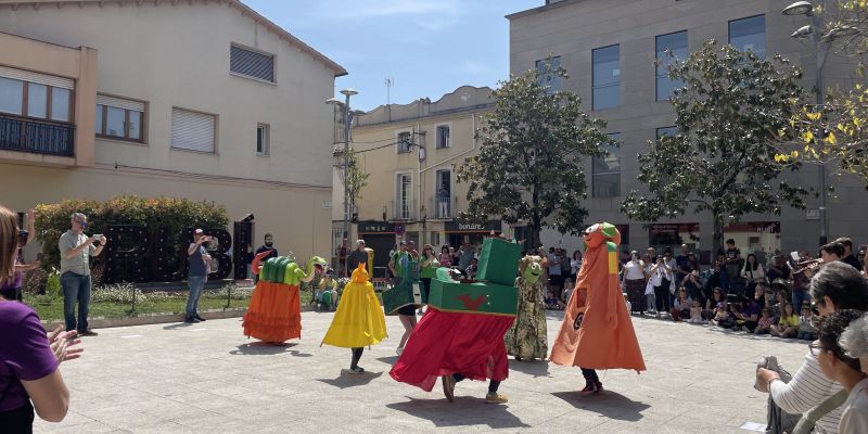 Gegantons portats per nens d'entre 4 i 10 anys FOTO: Marta Casas