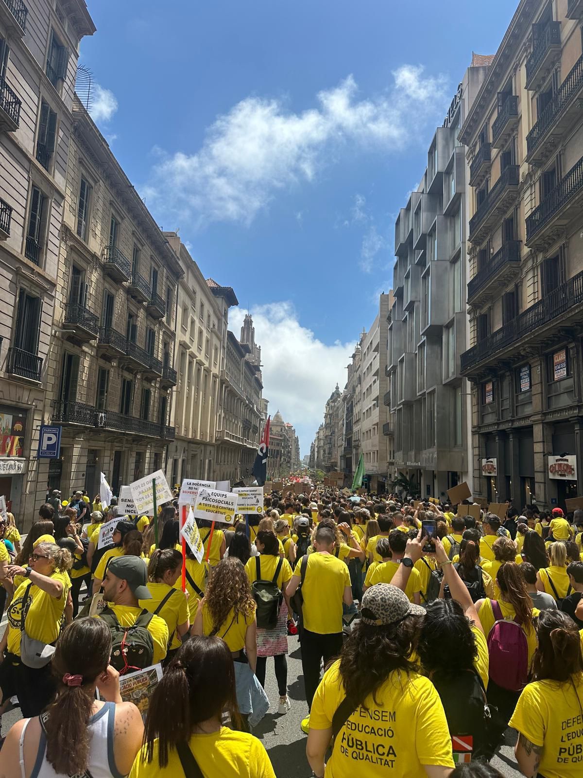 Docents de Rubí, a la manifestació del 12 de maig de 2026 FOTO: Assemblea de Docents de Rubí