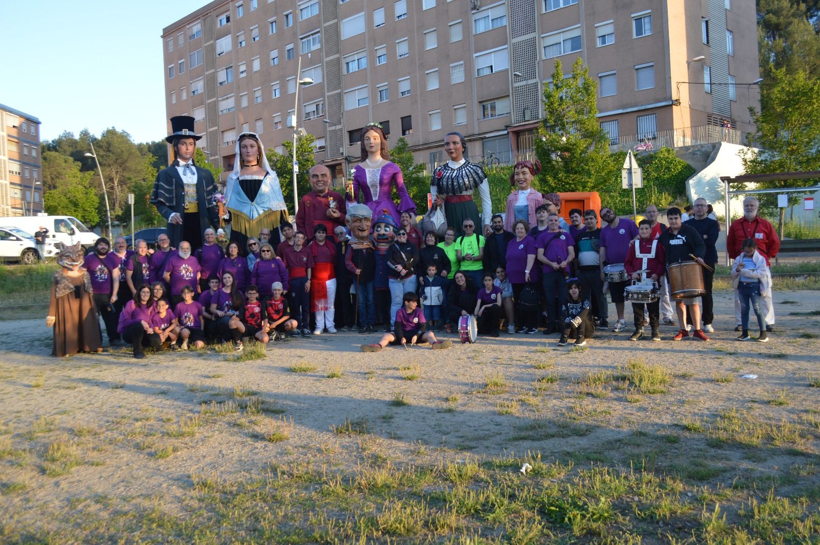 Foto de família en acabar la celebració de l'aniversari de la Lola