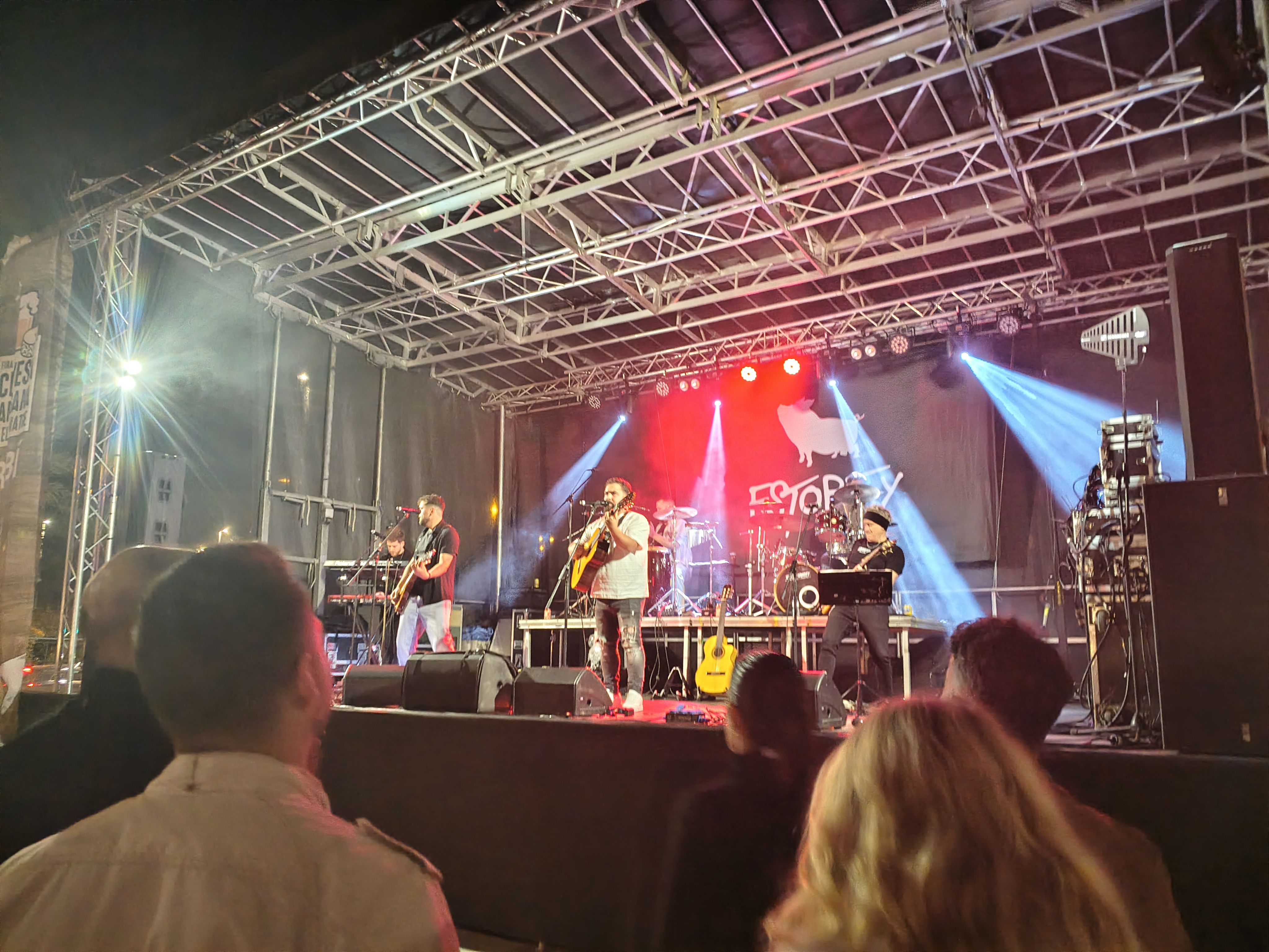 Estopify, el grup de tribut a Estopa, va actuar divendres a la nit FOTO: Lara López