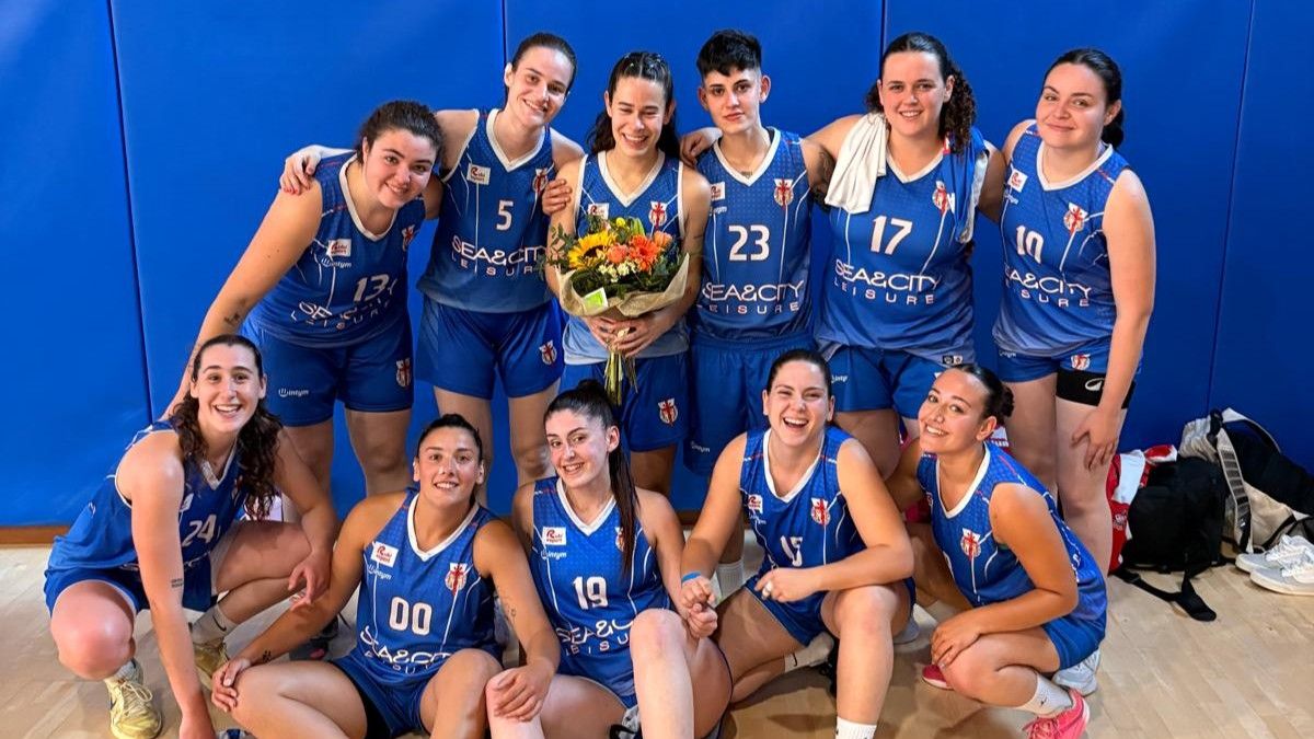 El femení acomiada Aina Sánchez, que penja la samarreta blava FOTO: Cedida
