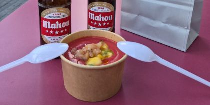 Salmorejo de remolatxa, chutney de mango i llagostins FOTO: Cedida