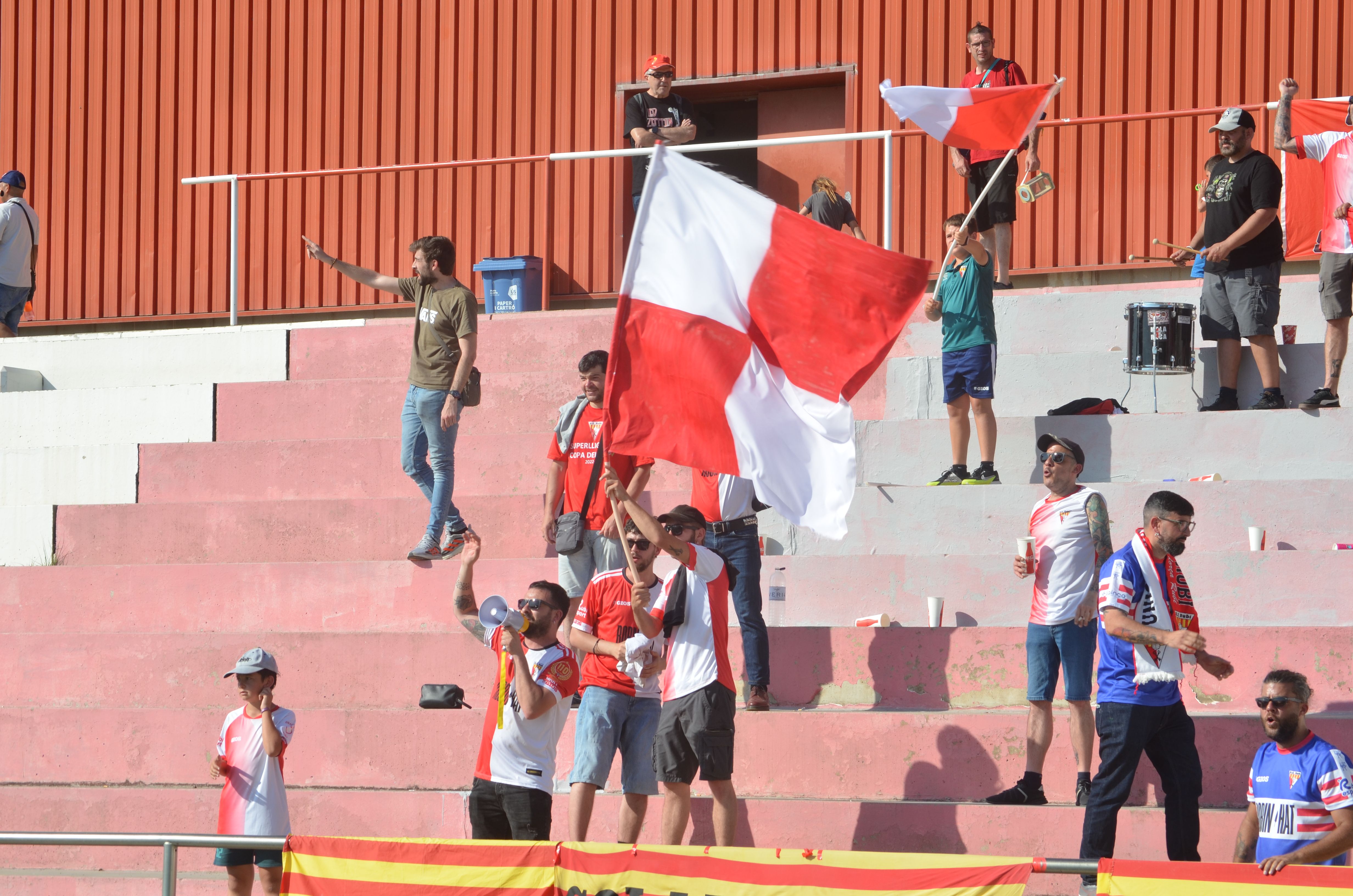 Promoció d'ascens a Tercera RFEF de la UE Rubí davant la Pobla de Mafumet FOTO: Lara López