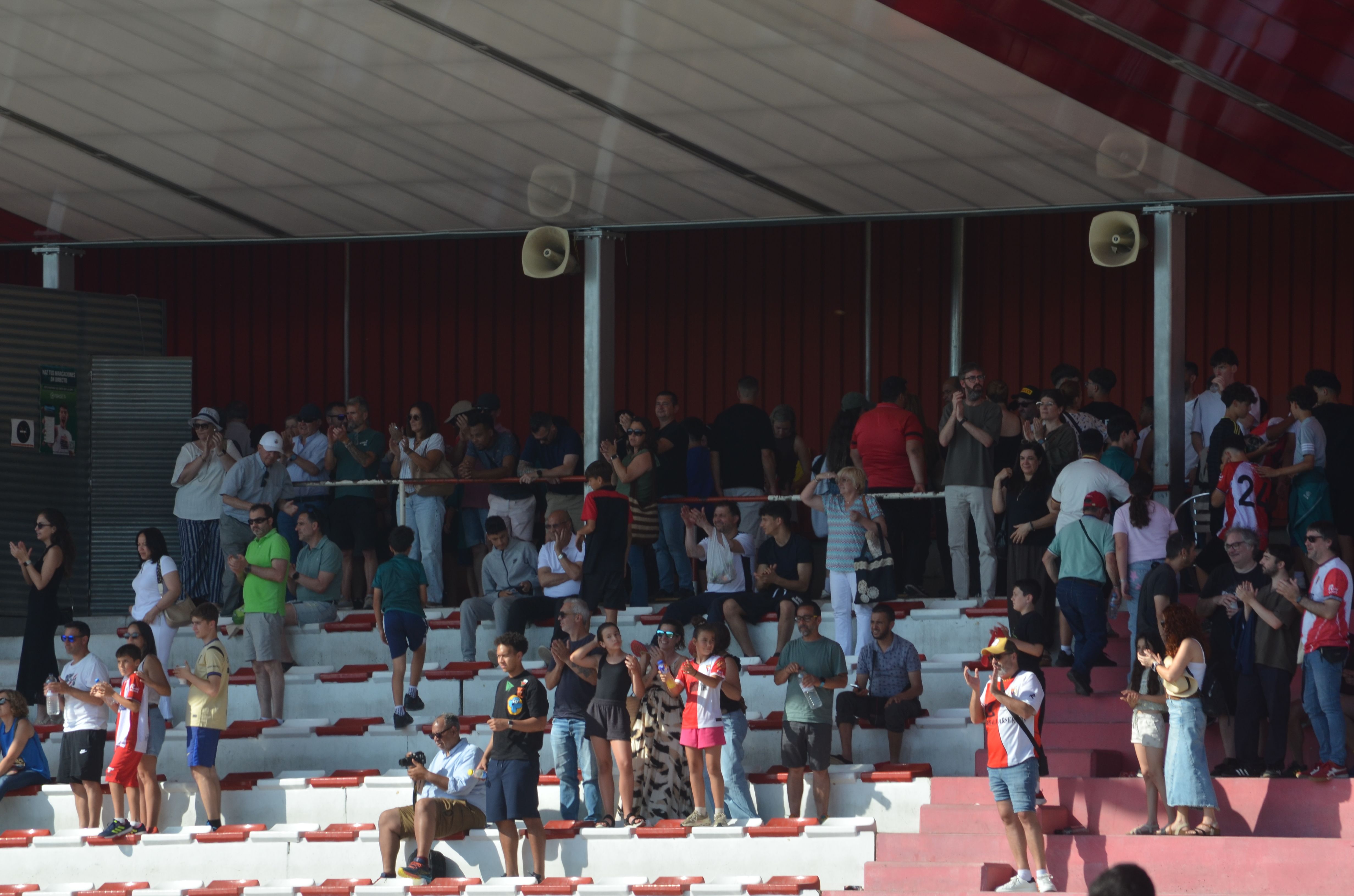 Promoció d'ascens a Tercera RFEF de la UE Rubí davant la Pobla de Mafumet FOTO: Lara López