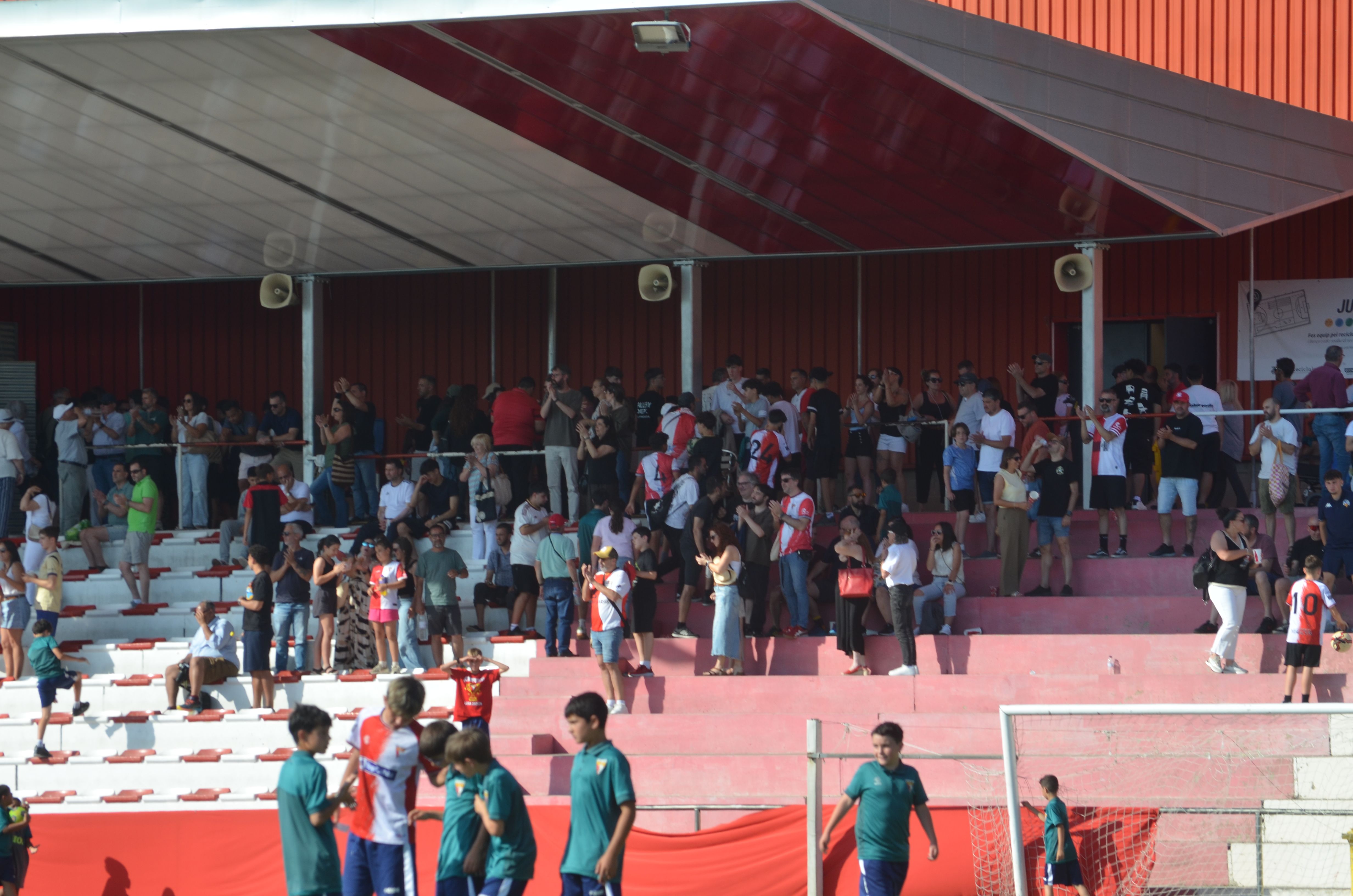 Promoció d'ascens a Tercera RFEF de la UE Rubí davant la Pobla de Mafumet FOTO: Lara López