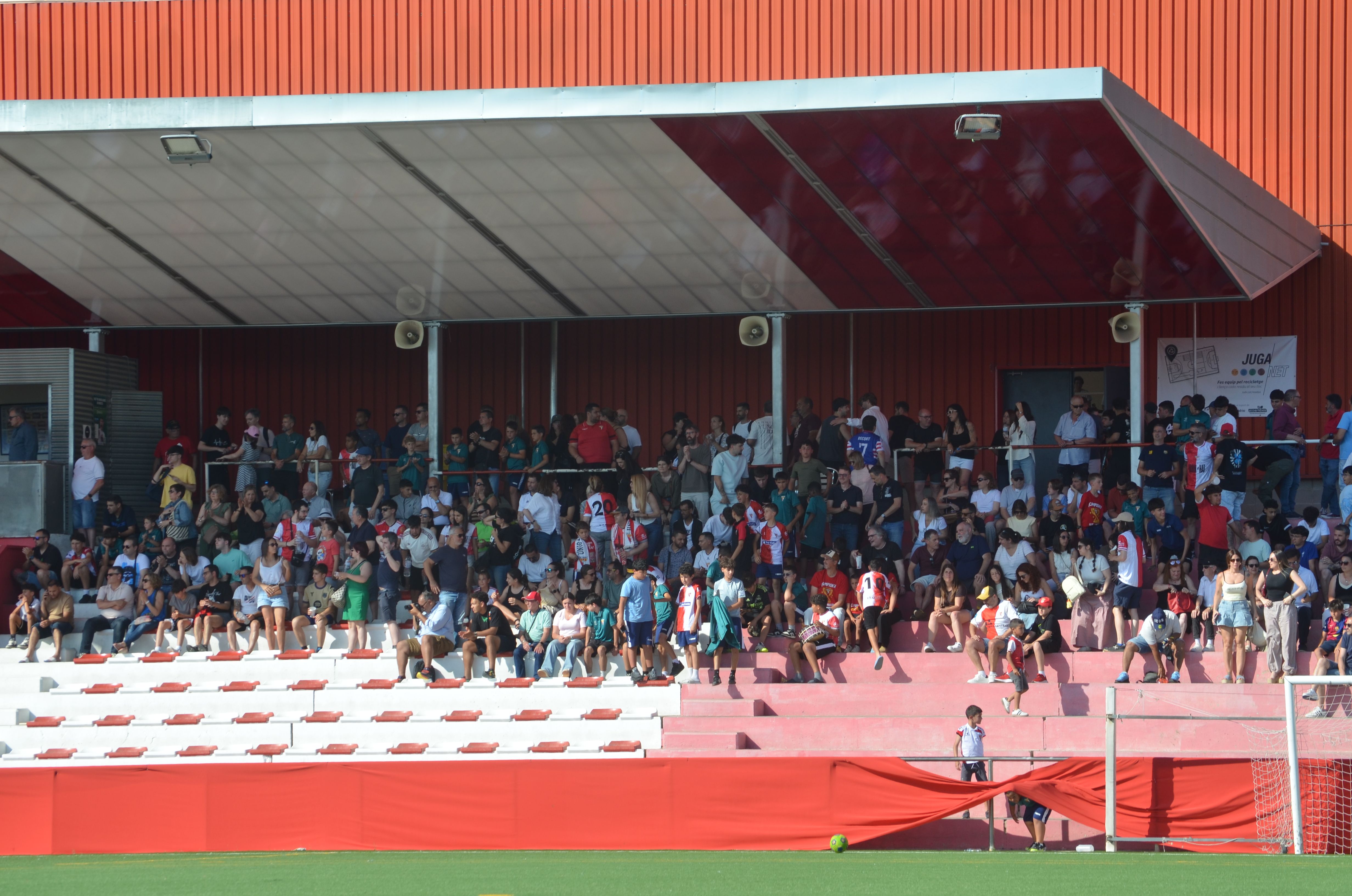 Promoció d'ascens a Tercera RFEF de la UE Rubí davant la Pobla de Mafumet FOTO: Lara López