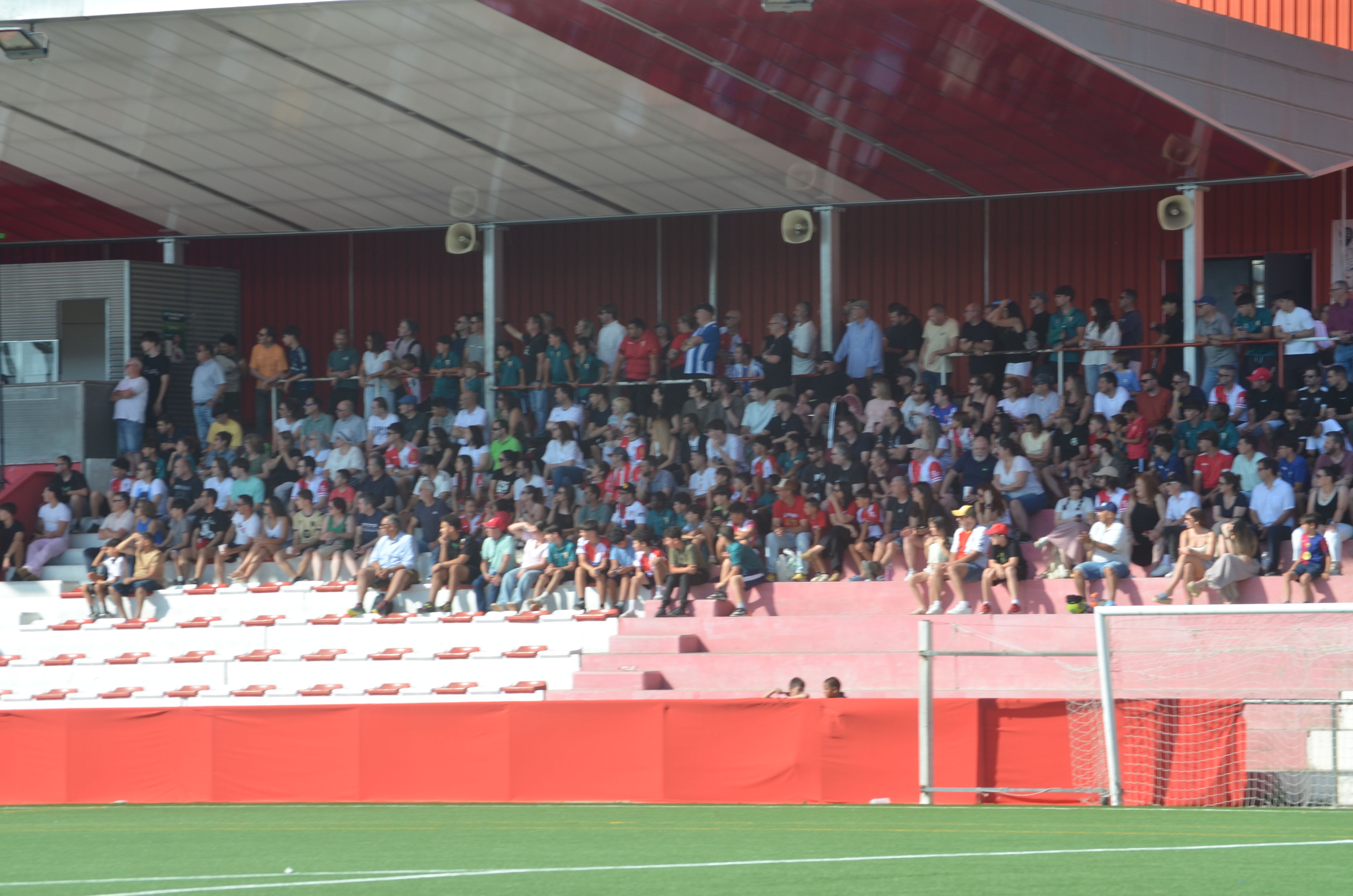 Promoció d'ascens a Tercera RFEF de la UE Rubí davant la Pobla de Mafumet FOTO: Lara López