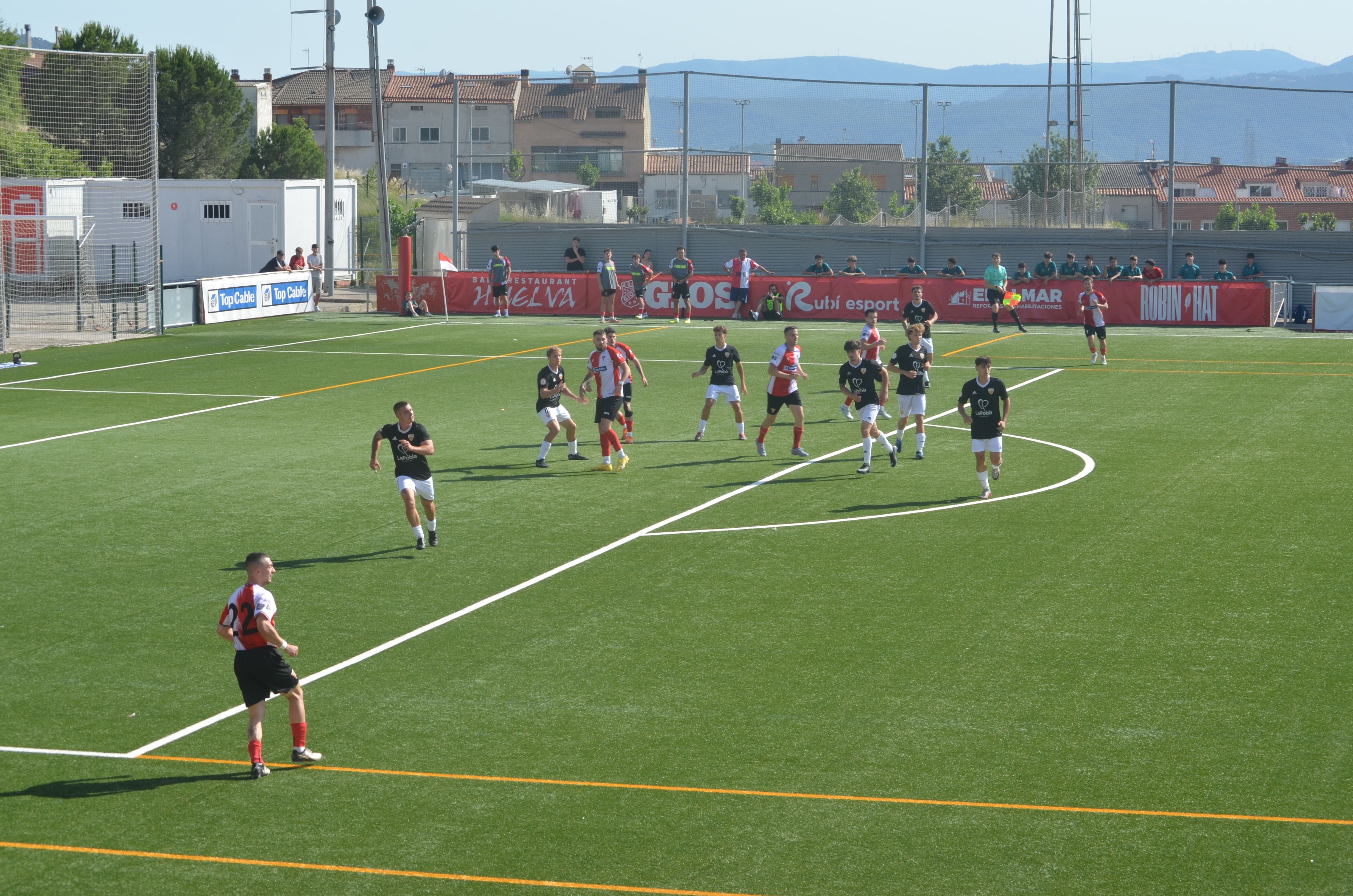 Promoció d'ascens a Tercera RFEF de la UE Rubí davant la Pobla de Mafumet FOTO: Lara López