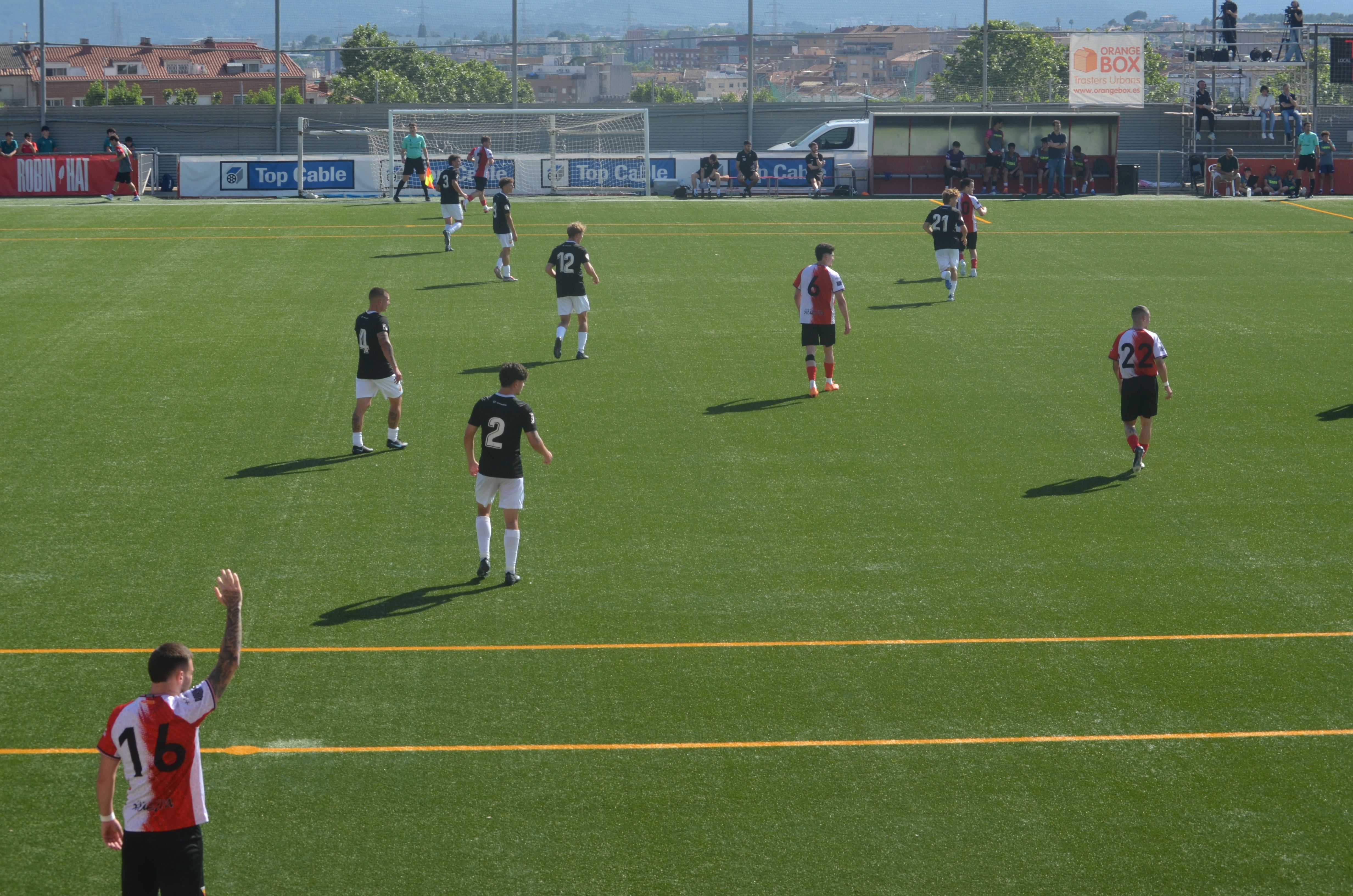 Promoció d'ascens a Tercera RFEF de la UE Rubí davant la Pobla de Mafumet FOTO: Lara López
