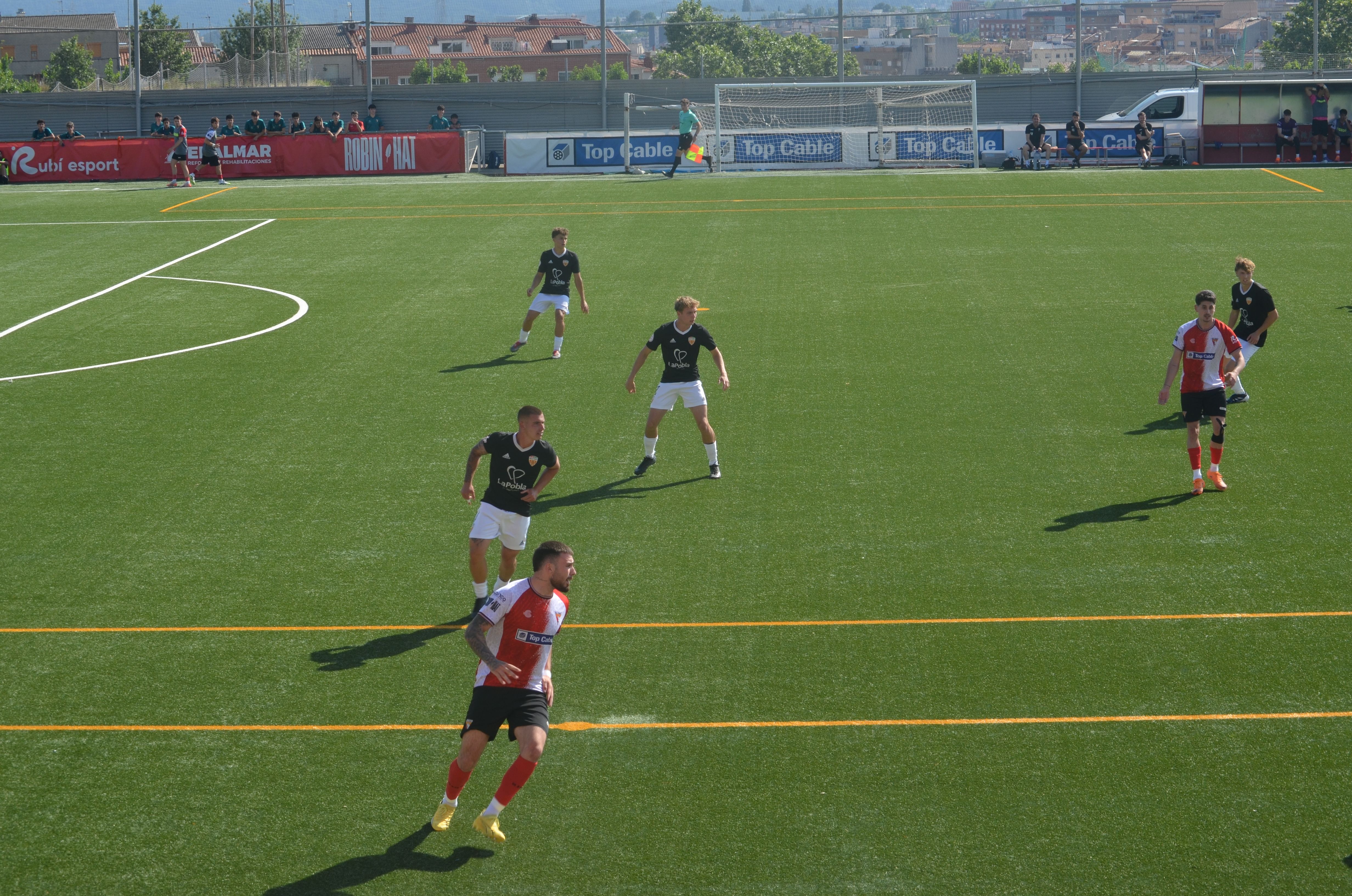 Promoció d'ascens a Tercera RFEF de la UE Rubí davant la Pobla de Mafumet FOTO: Lara López