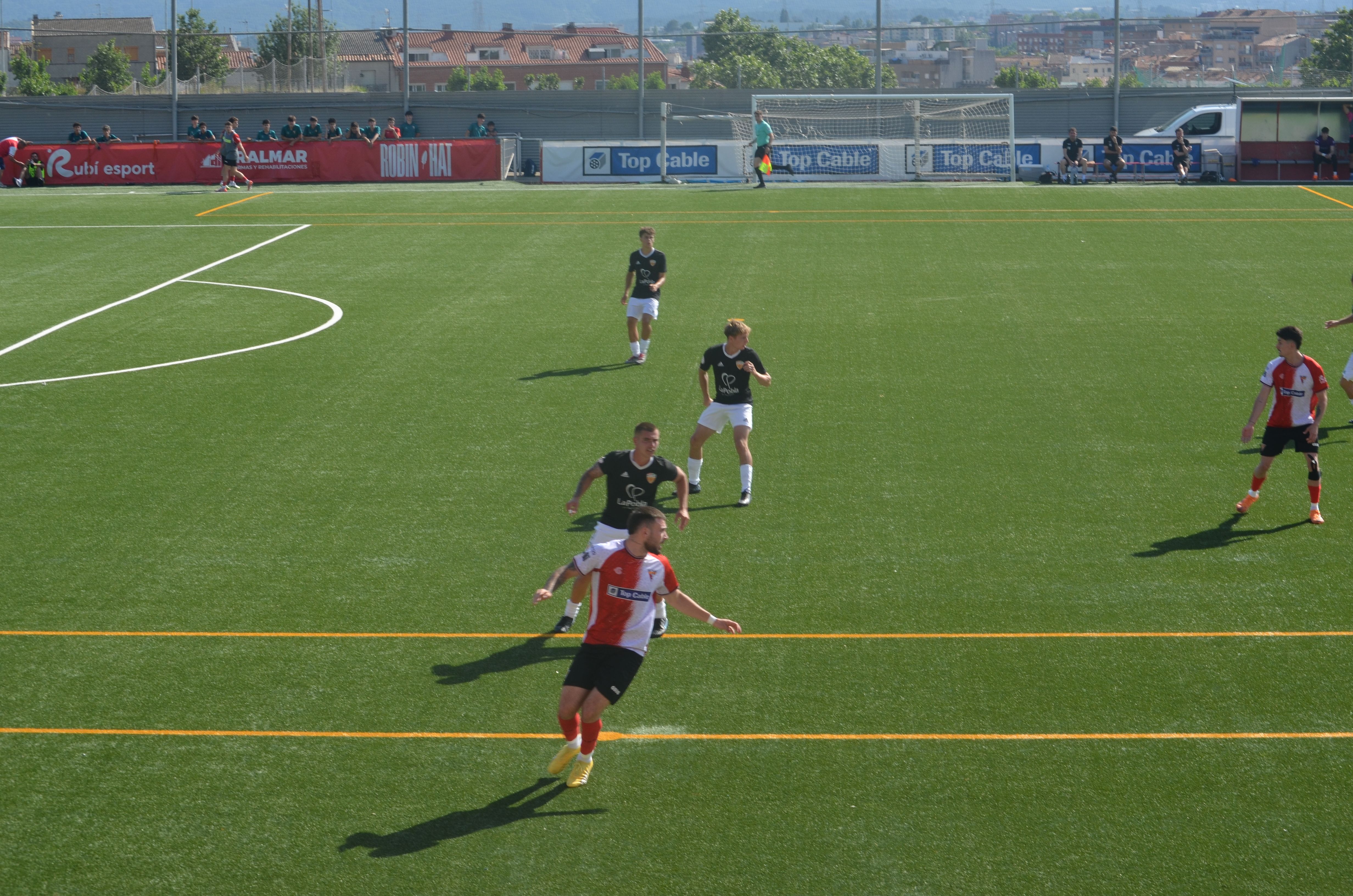 Promoció d'ascens a Tercera RFEF de la UE Rubí davant la Pobla de Mafumet FOTO: Lara López