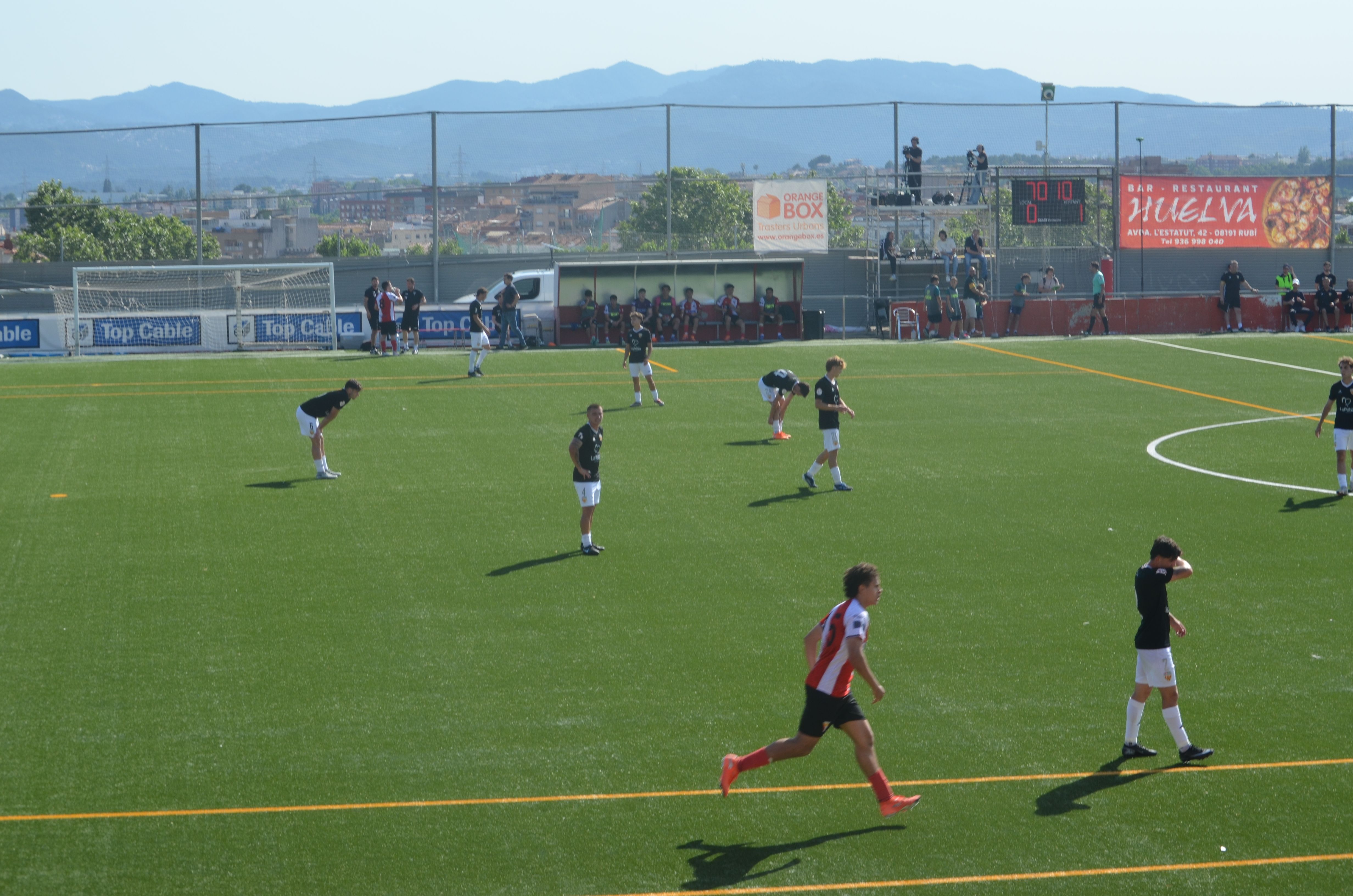 Promoció d'ascens a Tercera RFEF de la UE Rubí davant la Pobla de Mafumet FOTO: Lara López
