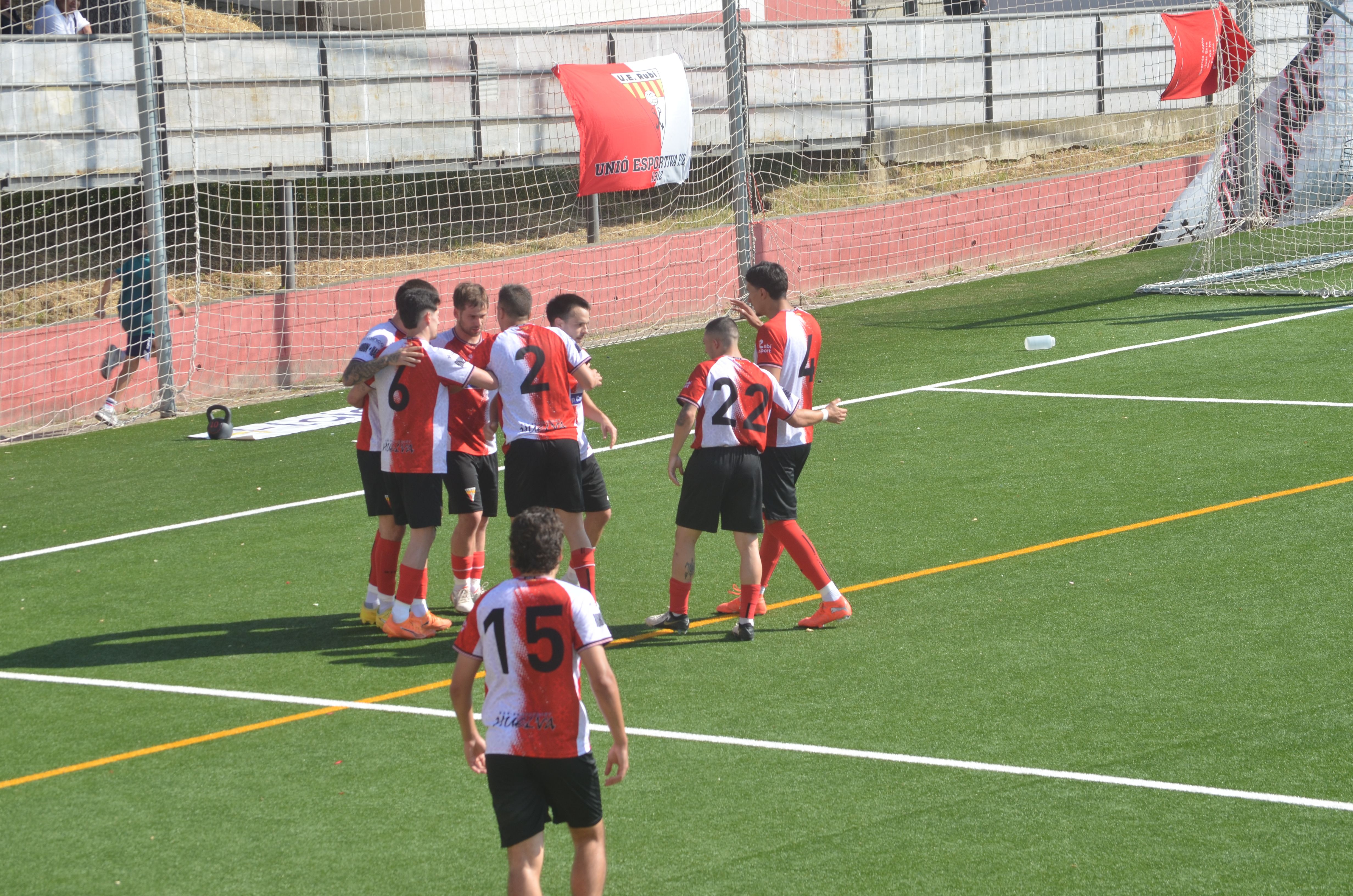 Promoció d'ascens a Tercera RFEF de la UE Rubí davant la Pobla de Mafumet FOTO: Lara López