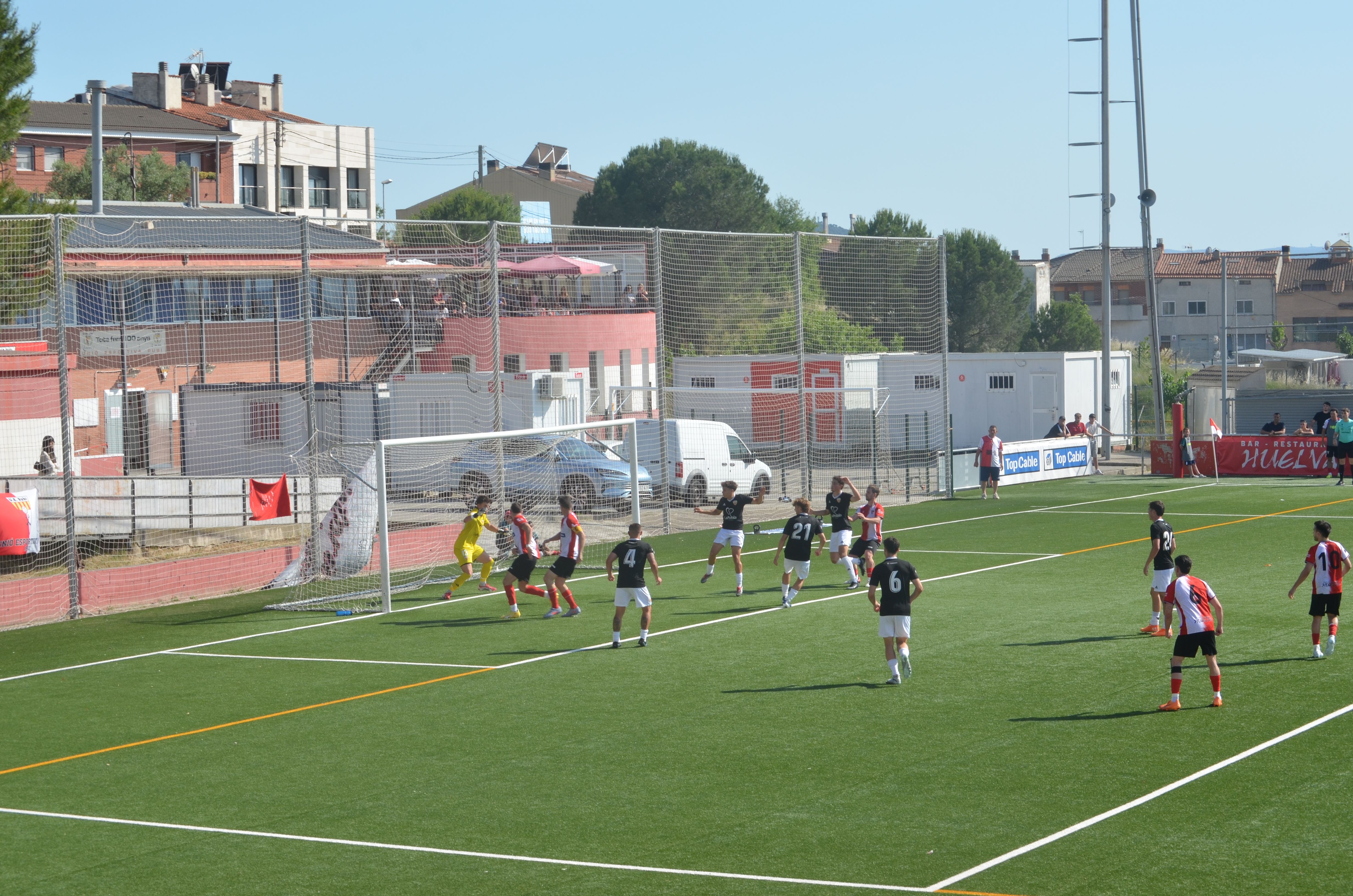 Promoció d'ascens a Tercera RFEF de la UE Rubí davant la Pobla de Mafumet FOTO: Lara López