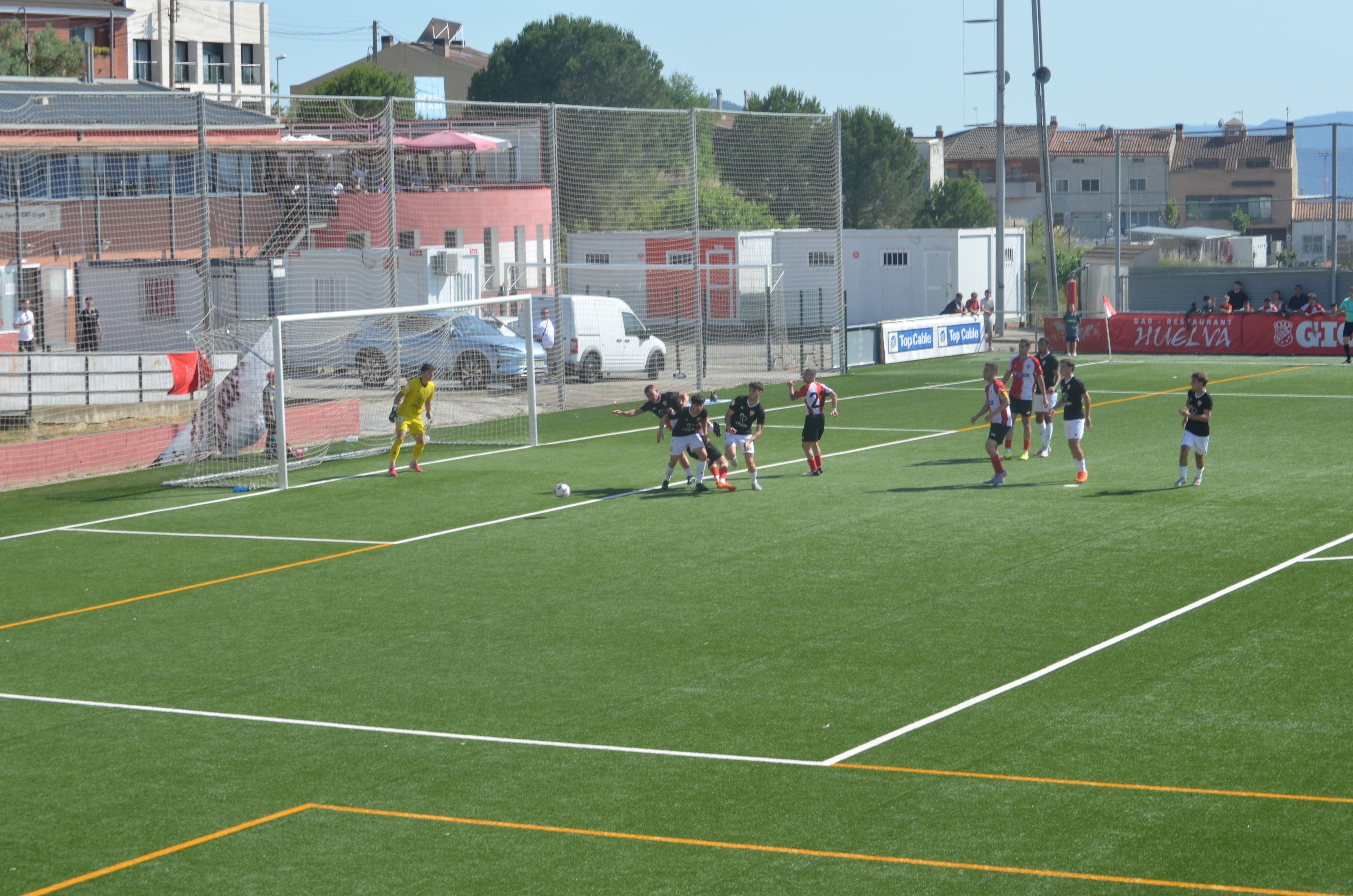 Promoció d'ascens a Tercera RFEF de la UE Rubí davant la Pobla de Mafumet FOTO: Lara López