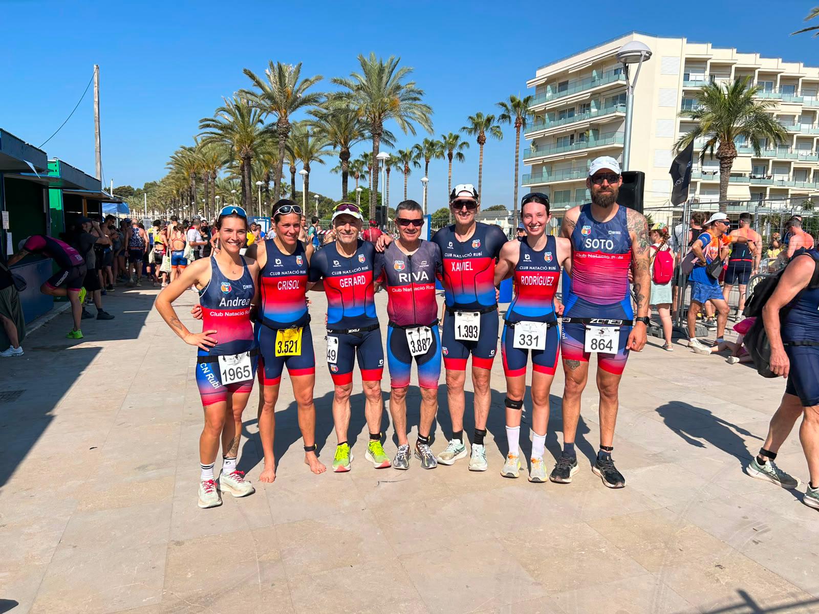 Els participants del CN Rubí a l'Aquatló de Vilanova FOTO: Cedida
