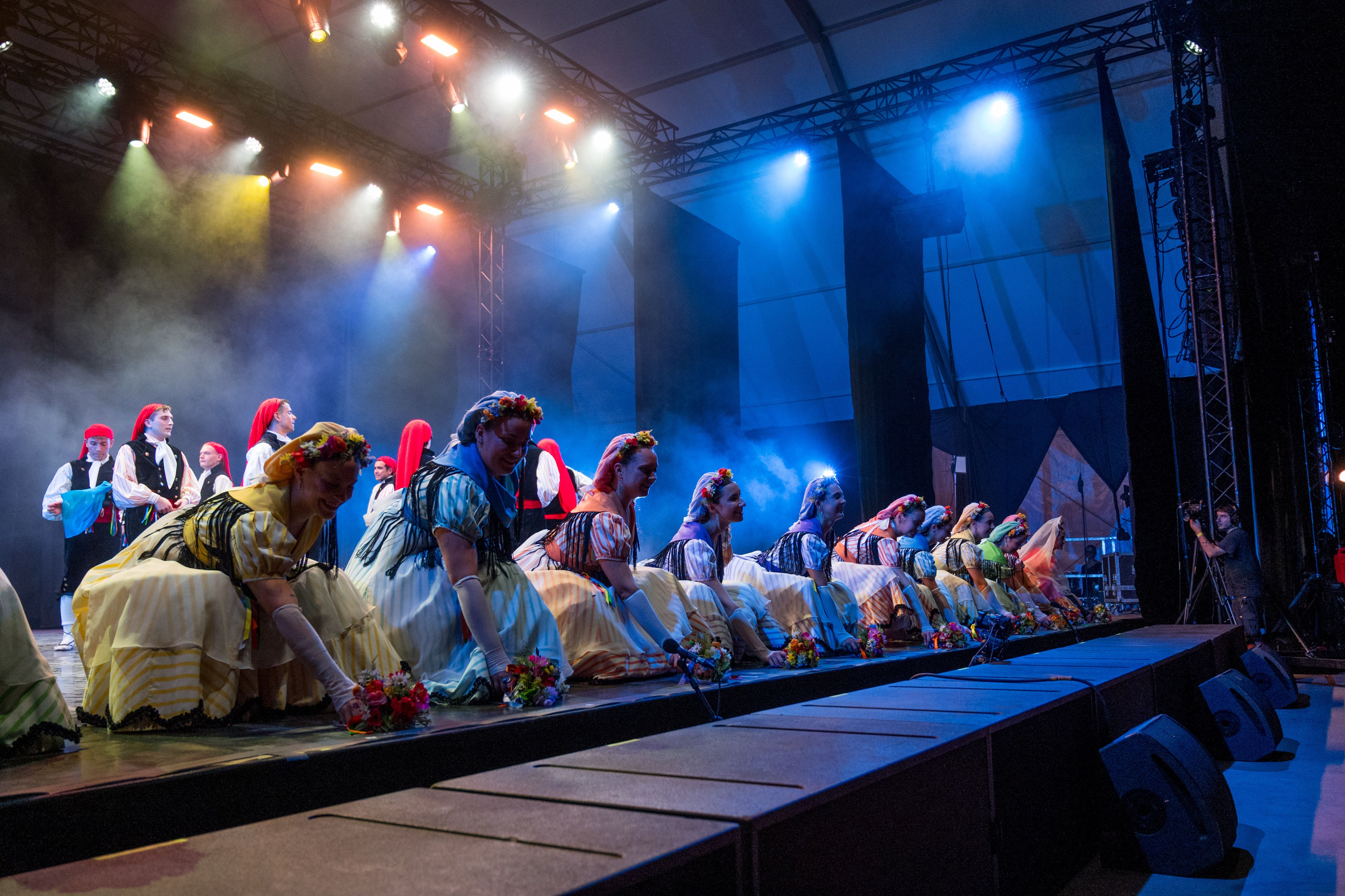 L'alegria de ballar de l'Esbart Dansaire de Rubí FOTO: Carmelo Jiménez