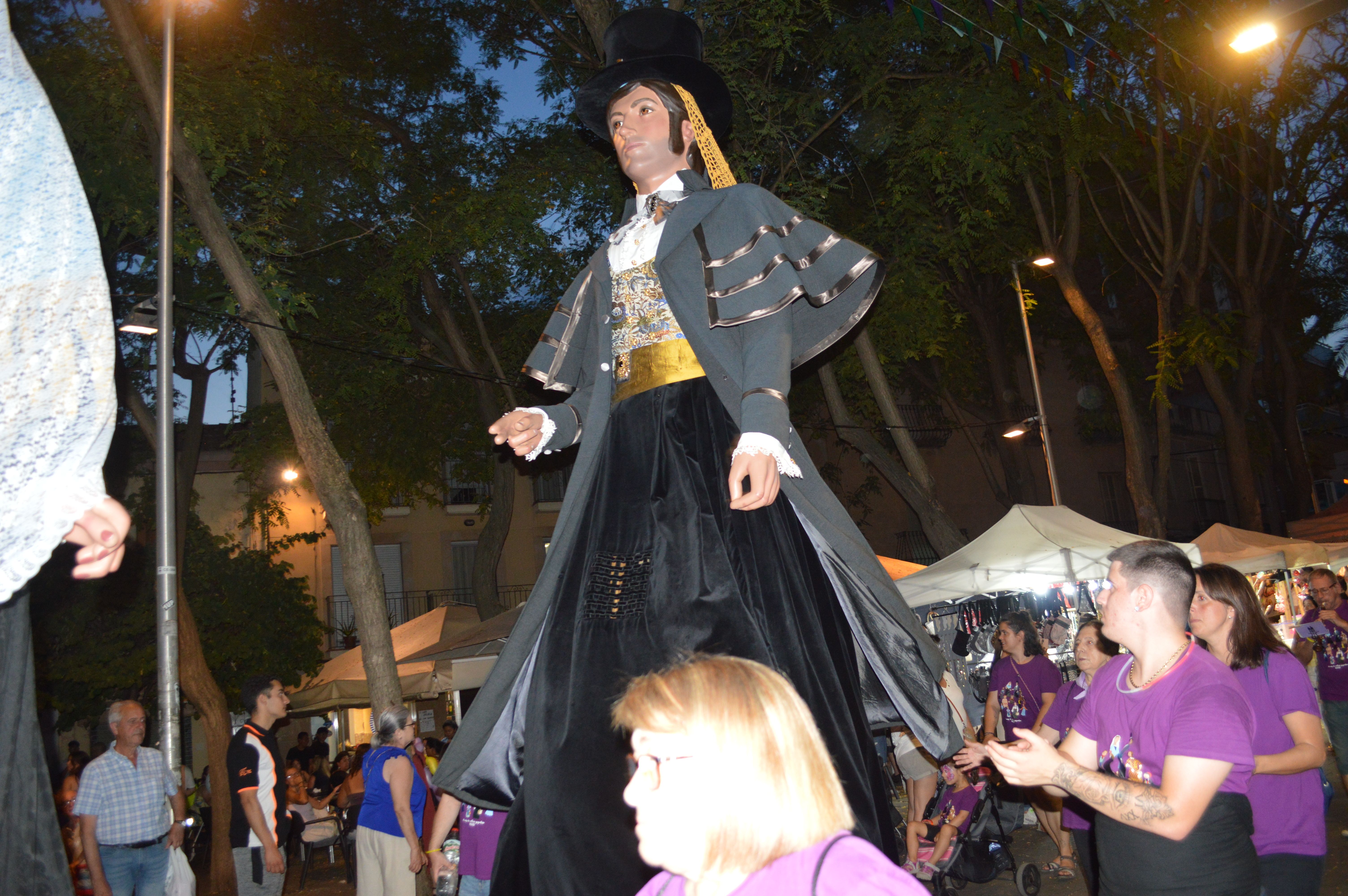 La Irmandade Galega va actuar a la Rambla del Ferrocarril FOTO: Marta Casas