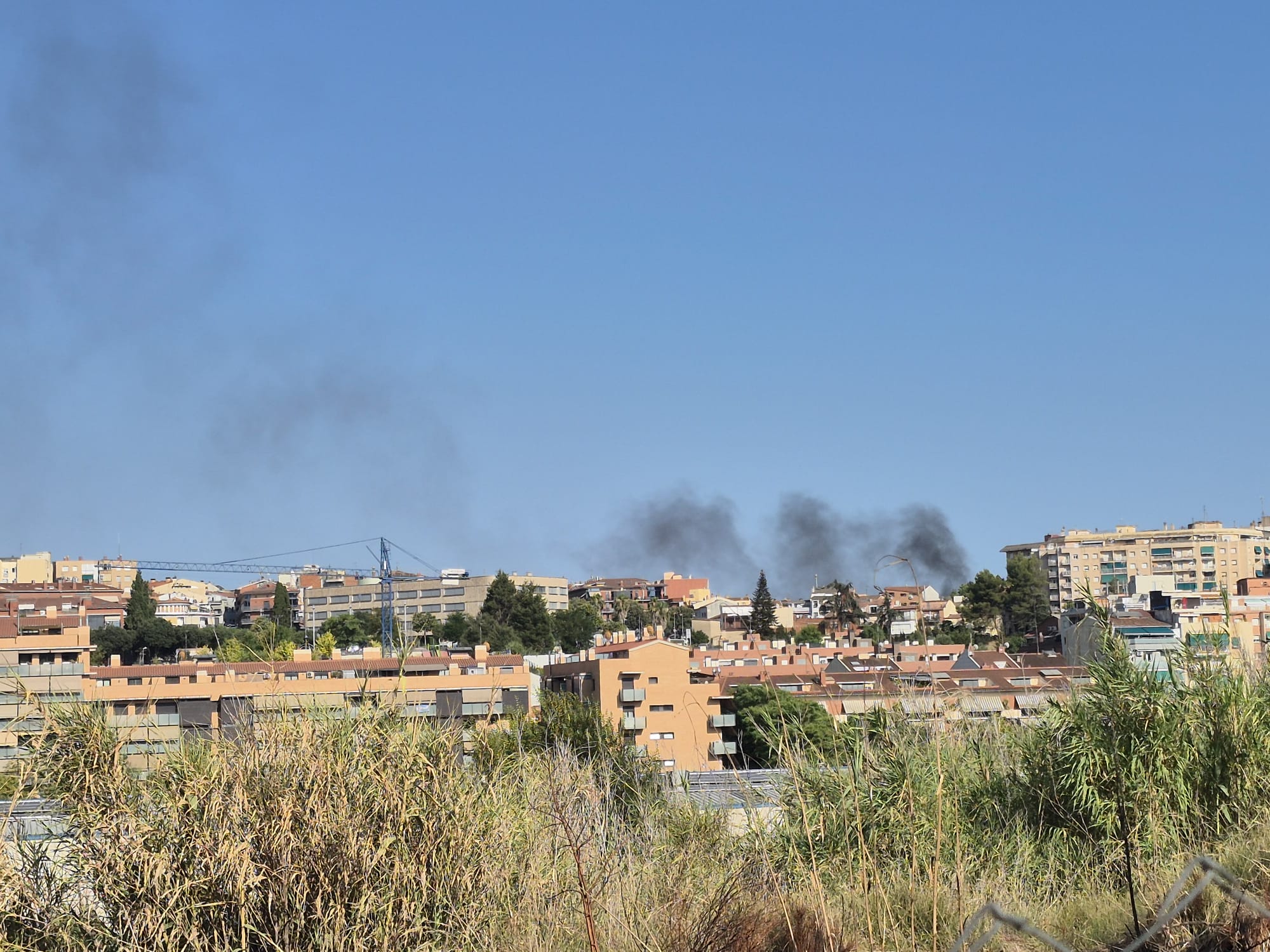 Foc a una indústria del polígon Rubí Sud. FOTO: Redacció