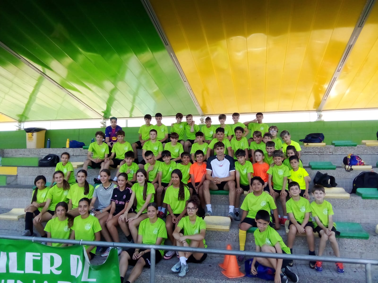 Visita del youtuber Detrece al campus de l'Olimpic FOTO: Cedida