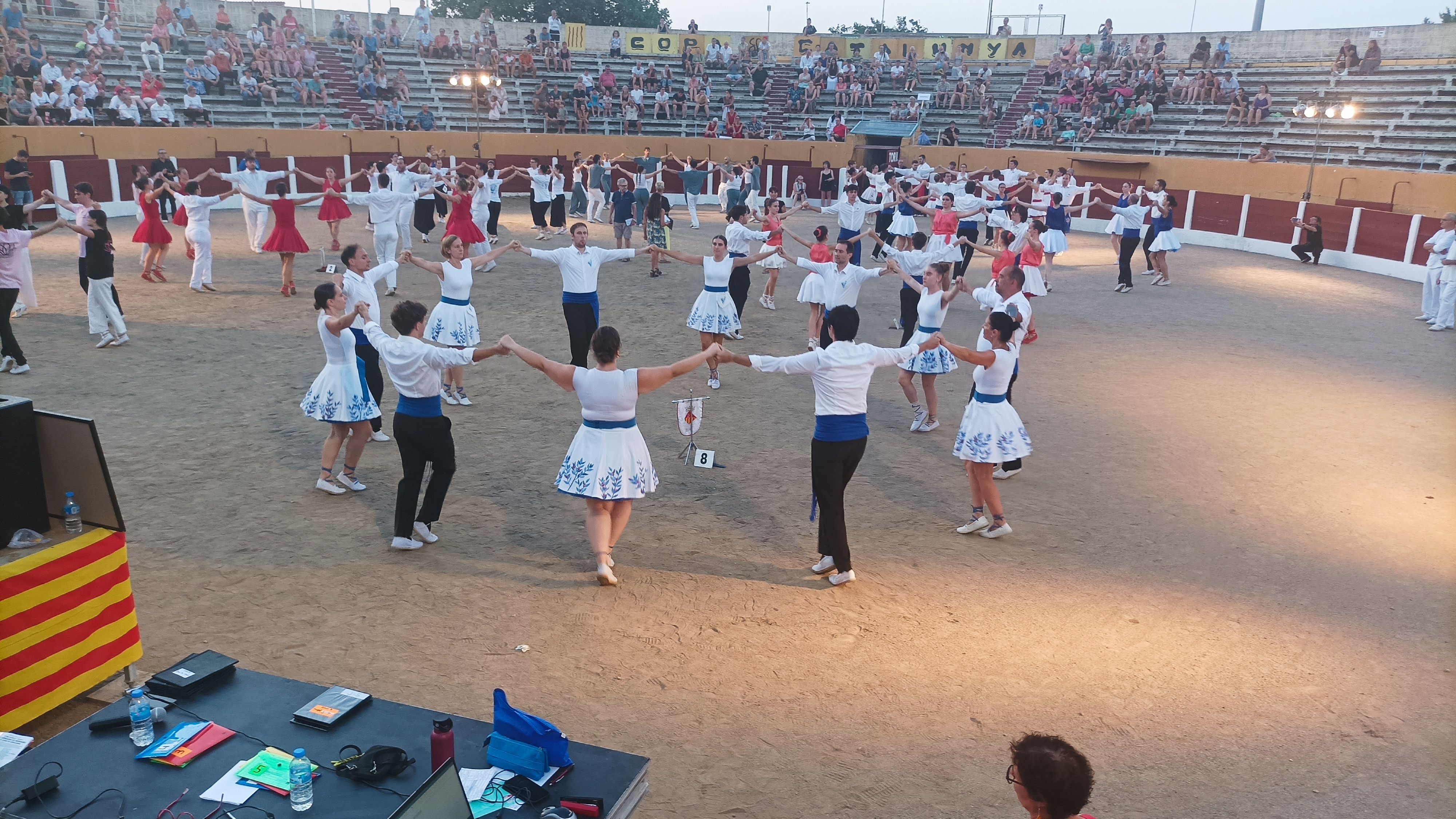 Dues colles de Flor de Neu representen Rubí a la Copa de Catalunya de Ceret. FOTO: Cedida / Flor de Neu