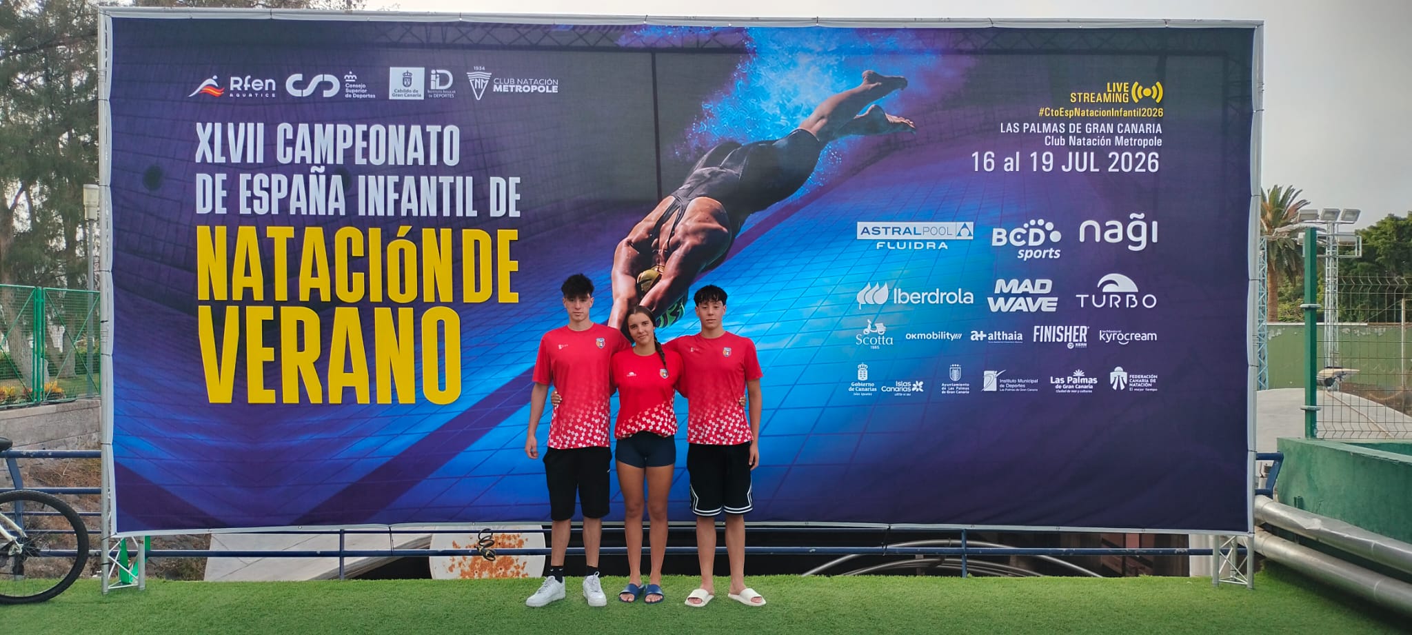 Ona Fernàndez, el Joan Ruiz i el Joel Ruiz al Campionat d'Espanya Infantil de Natació 2026. FOTO: Cedida/CN Rubí