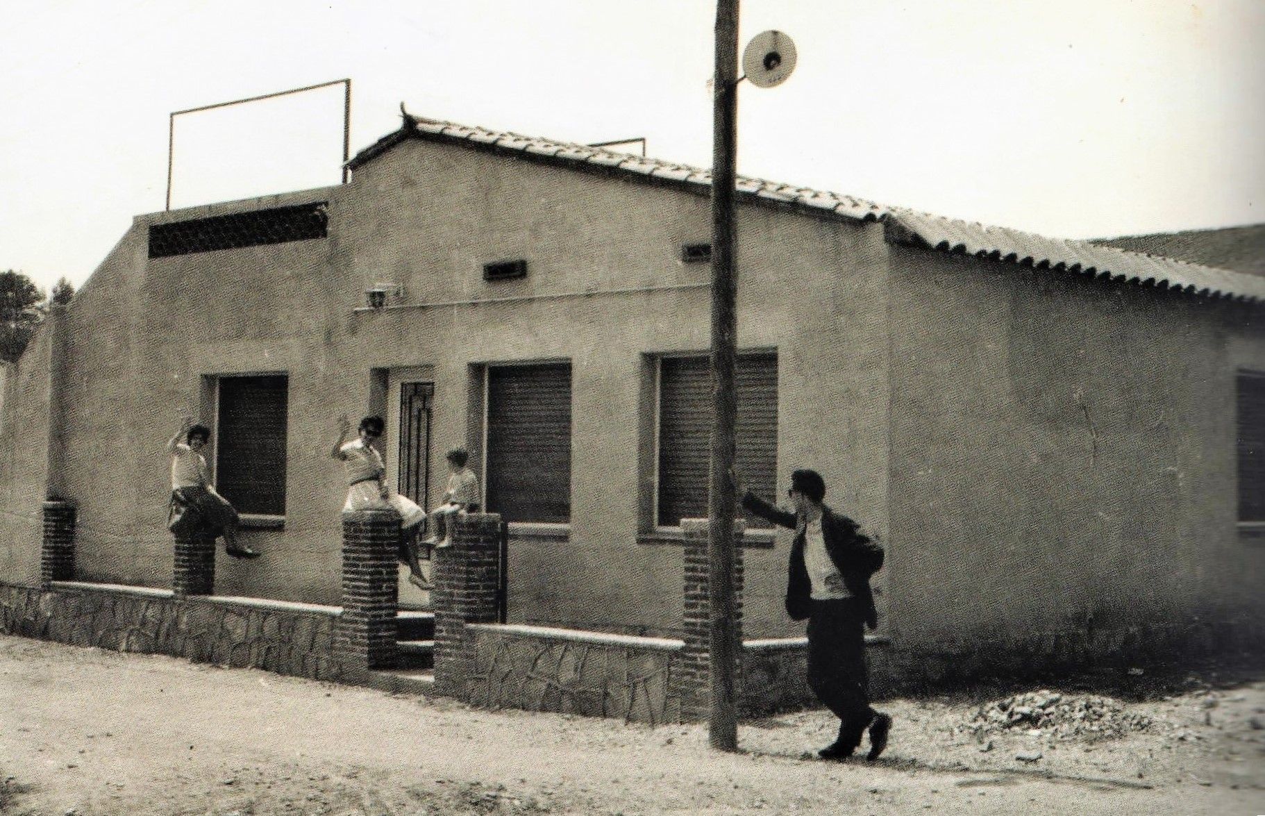 Una casa de l’antic barri de l’Escardívol. FOTO: Montserrat Serra Vilamitjana, cedida al CER i al GCMR