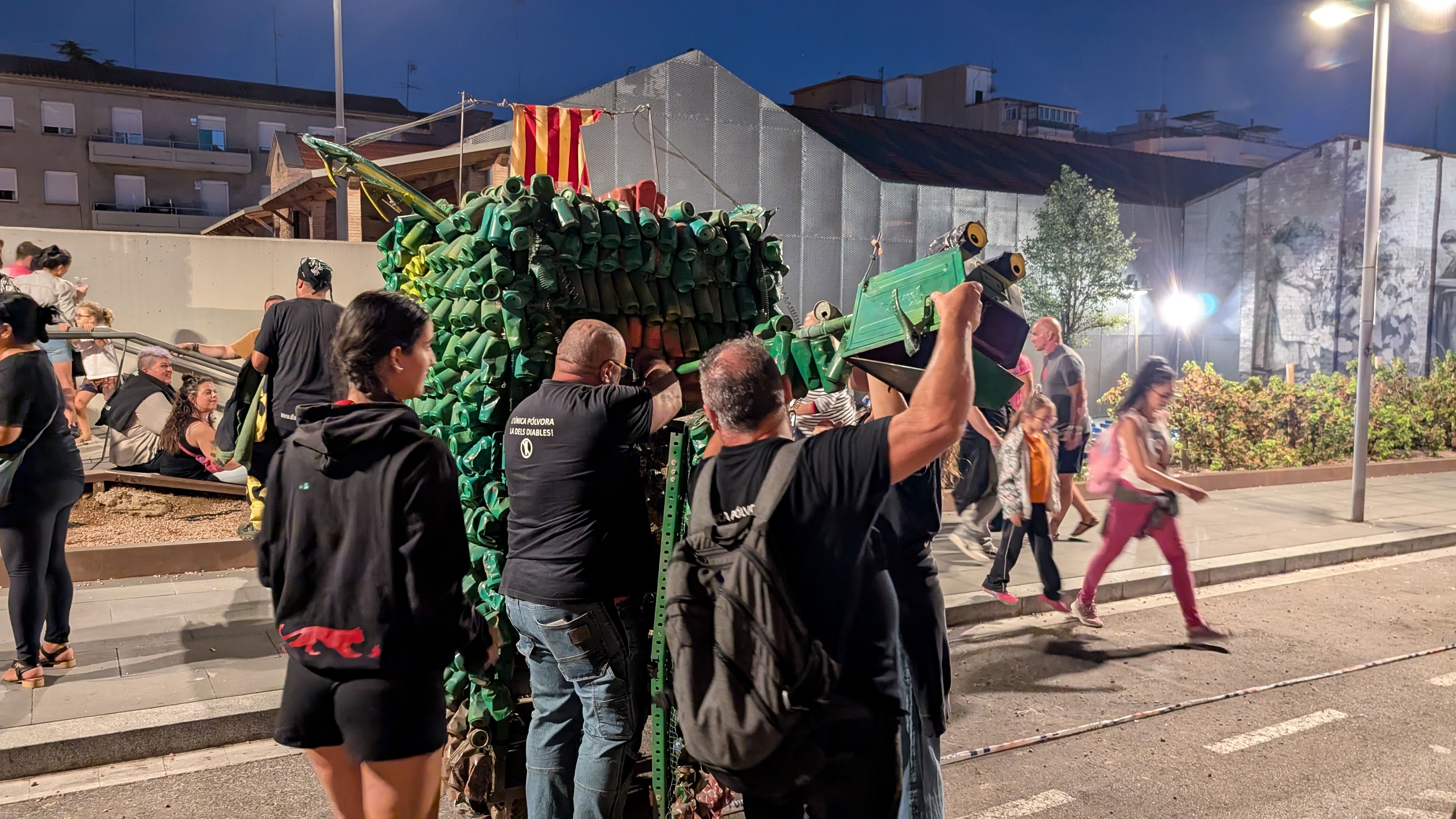 El drac Llaunes, la bèstia de la colla de diables de Montgat FOTO: Marta Casas
