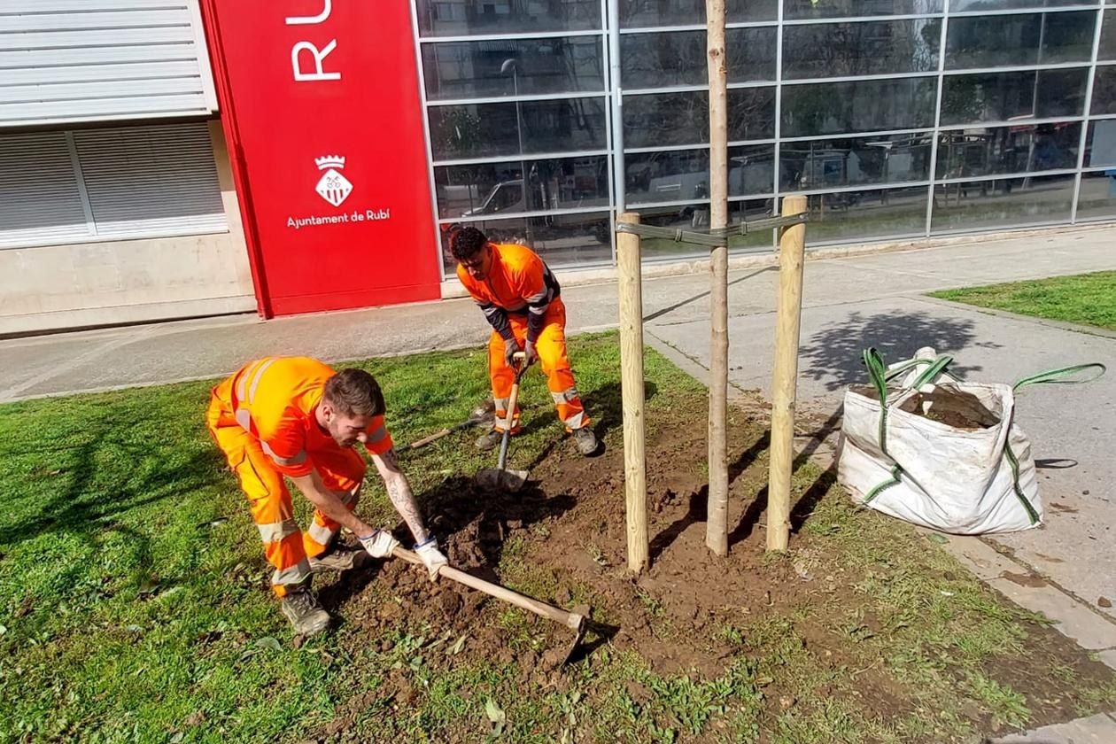 Font del Ferro reforça els equips de jardineria davant l’augment de feina. FOTO: Ajuntament de Rubí - Localpres