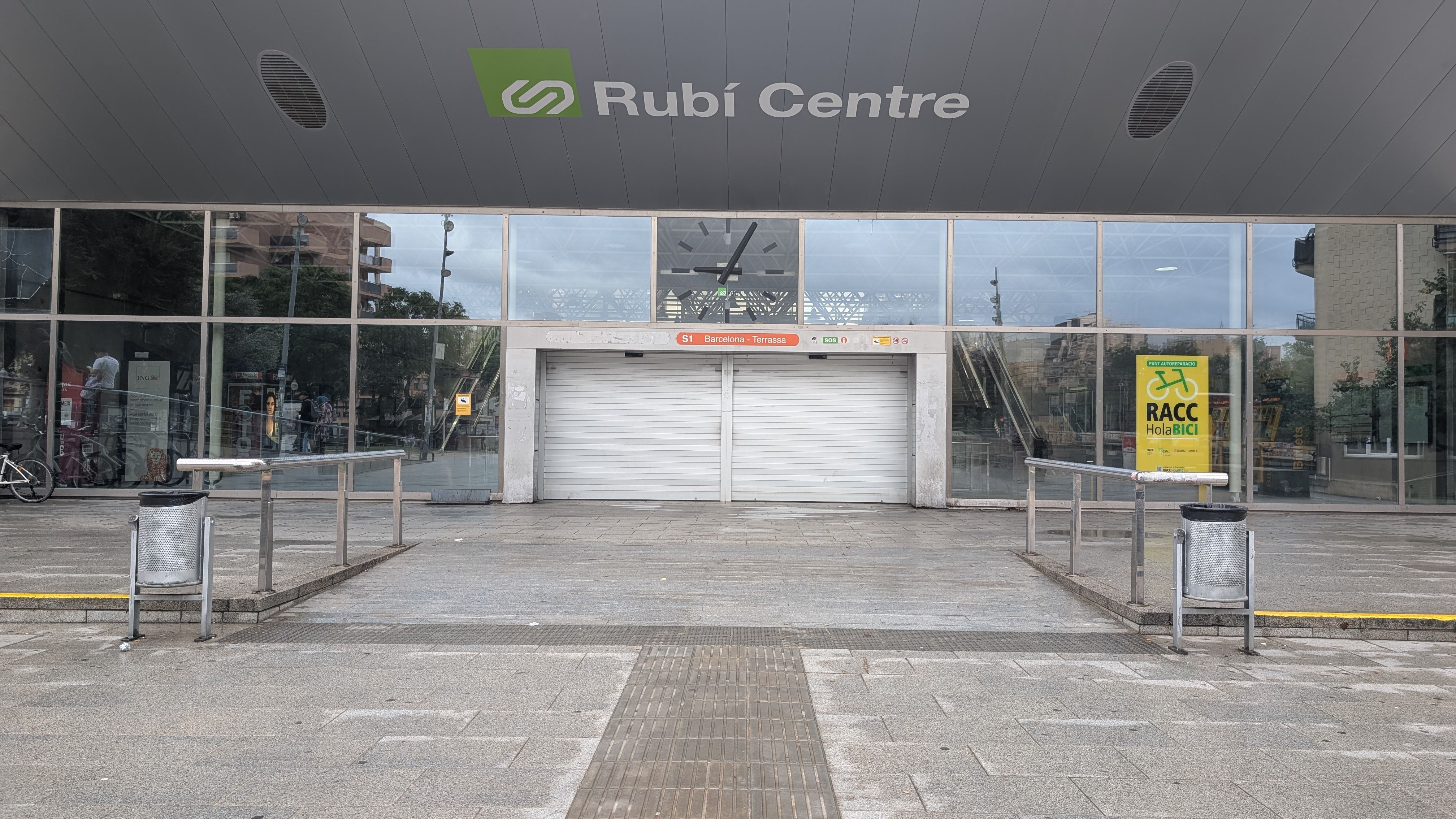 L'estació dels FGC Rubí Centre, tancada aquest diumenge al matí FOTO: Marta Casas