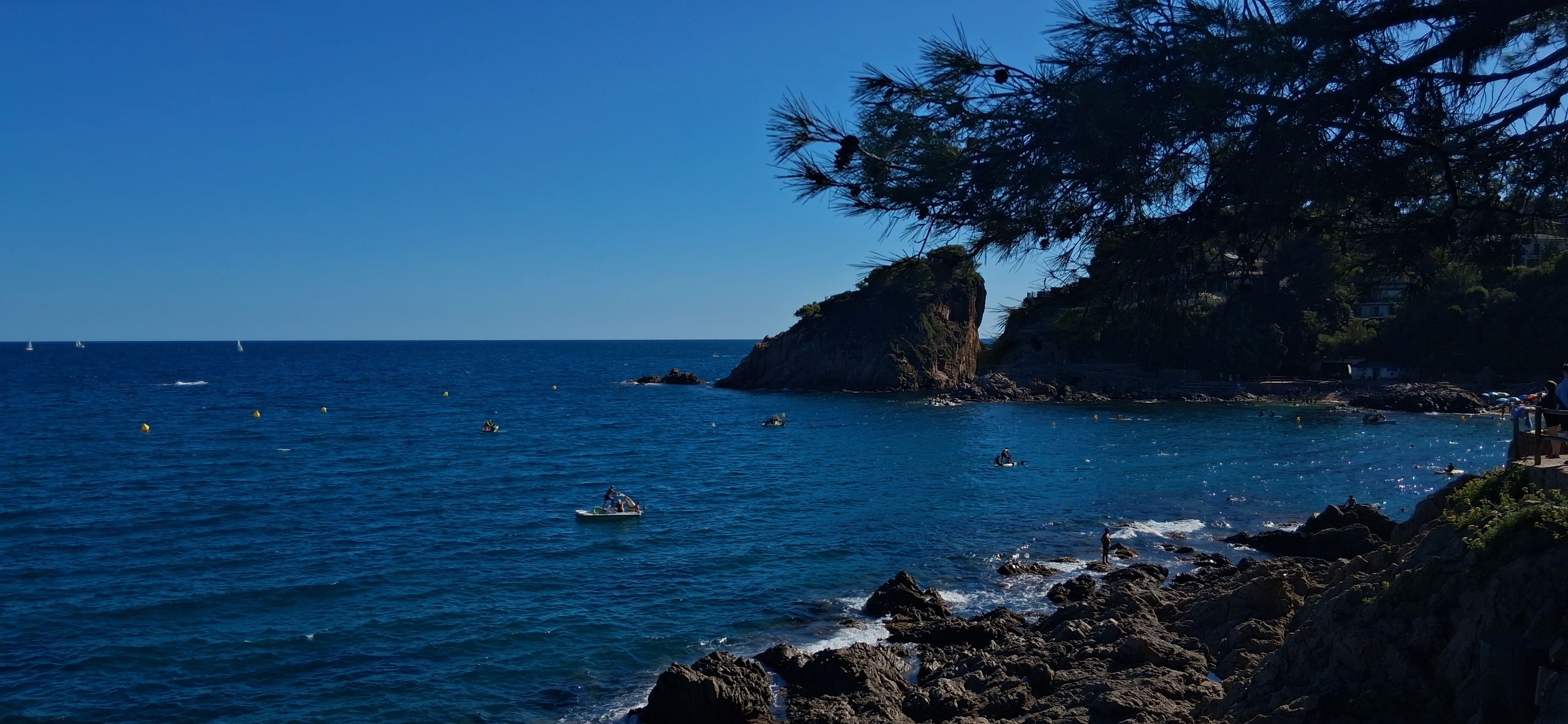 Platja i Tranquilitat · Cala de Sant Francesc, Blanes FOTO: Hugo Vivar Bosch