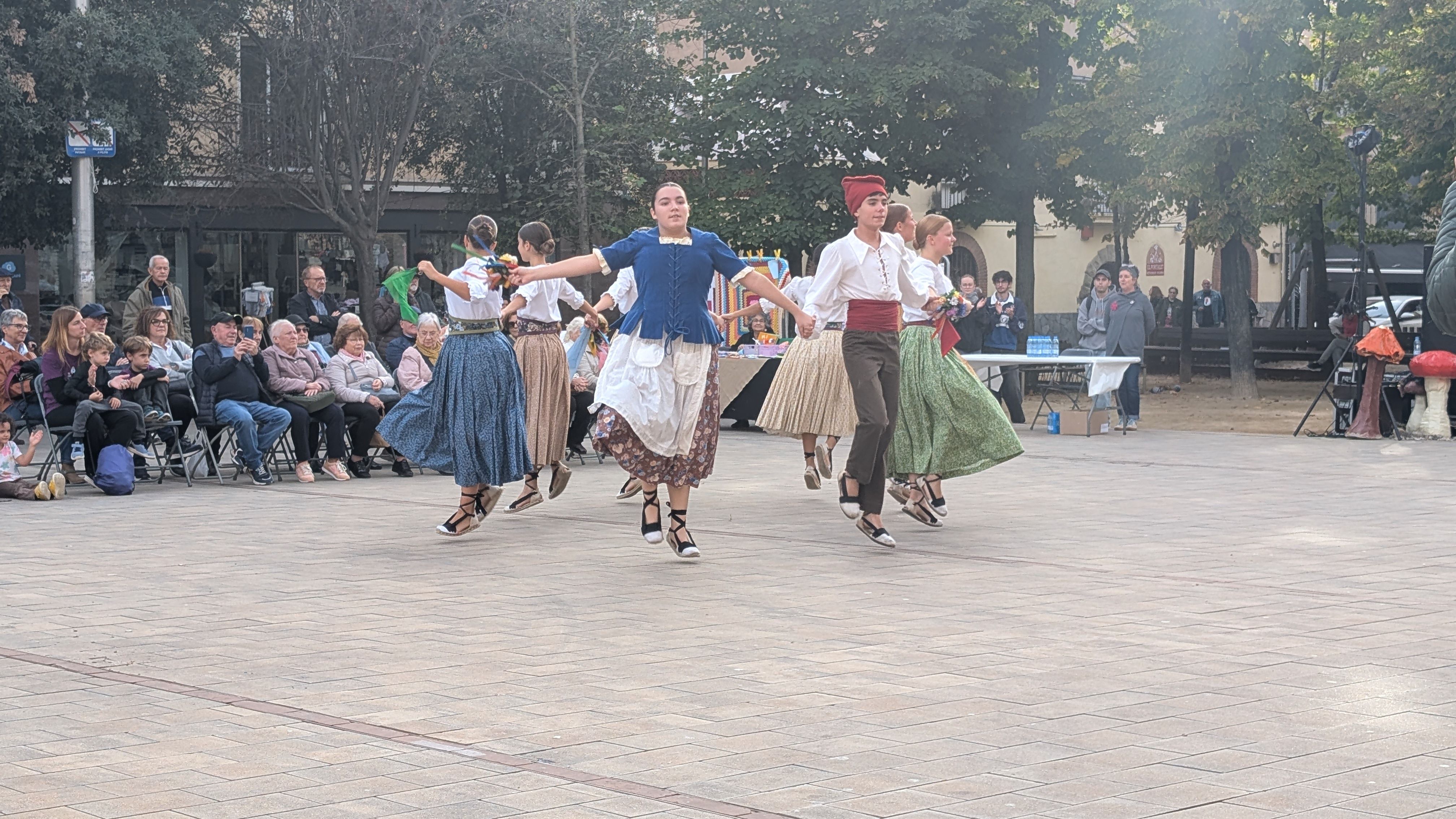 Actuació de l'Esbart Dansaire a la Fira de Sant Galderic FOTO: Marta Casas